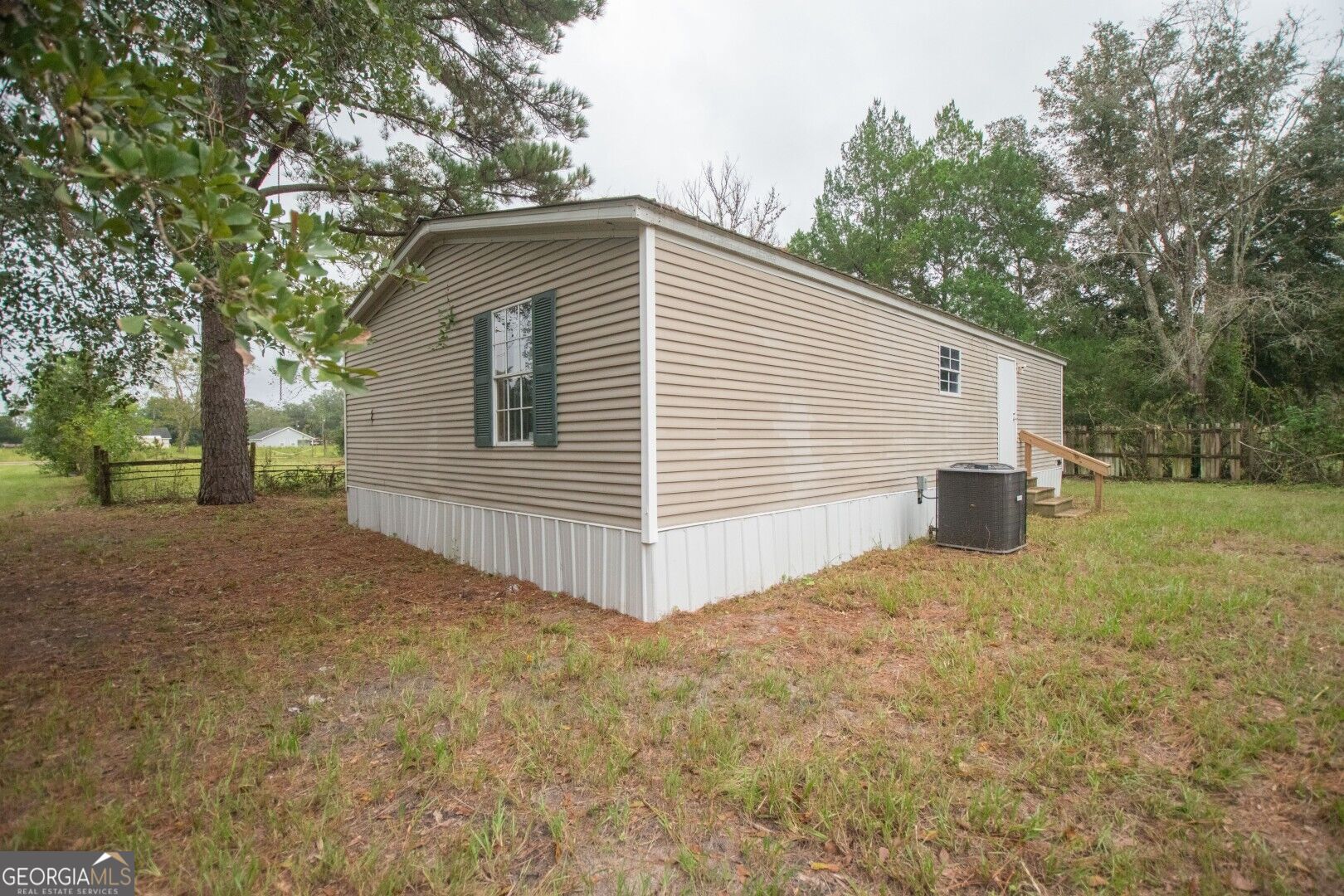 438 Pinehurst Drive Property Photo 4