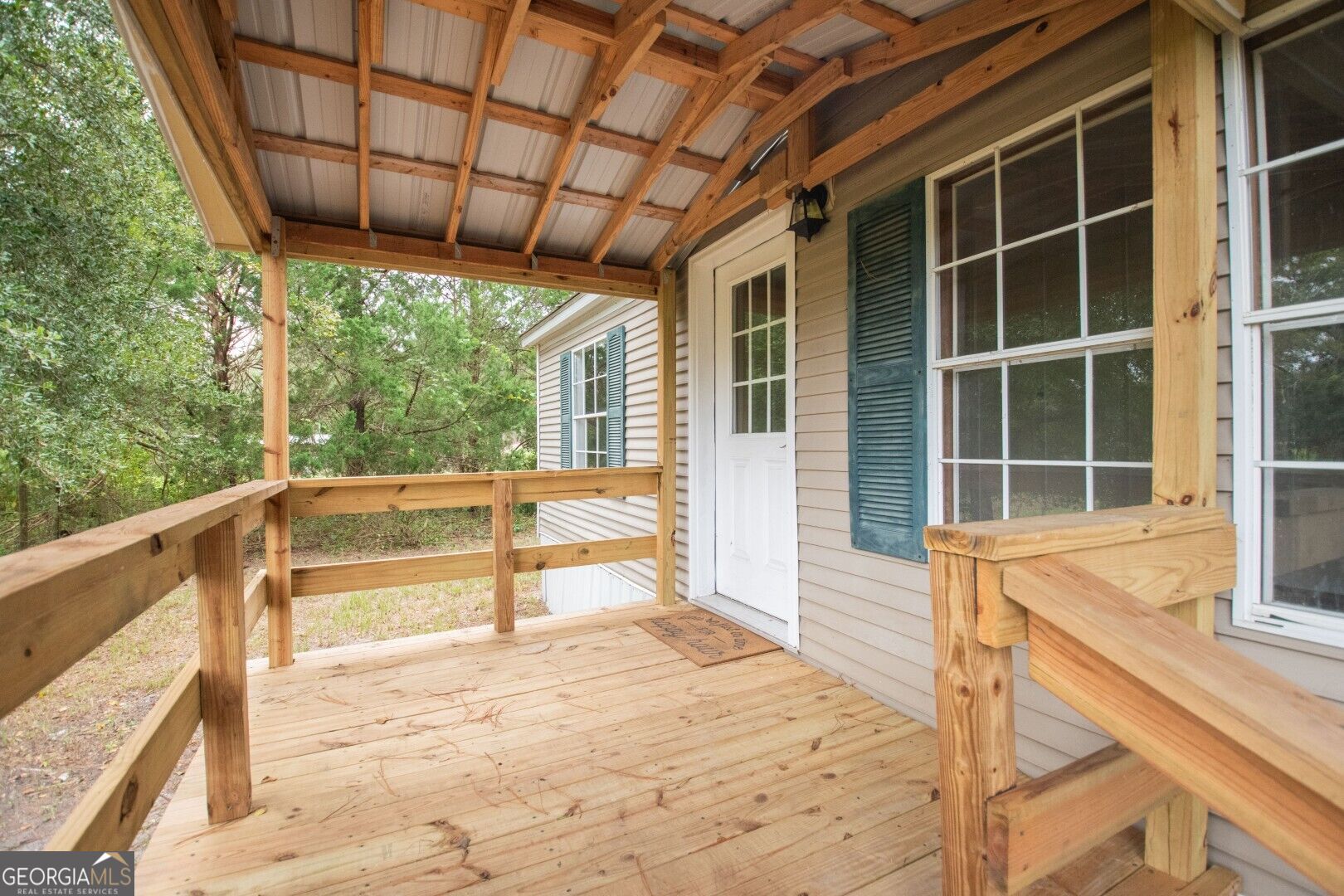438 Pinehurst Drive Property Photo 5