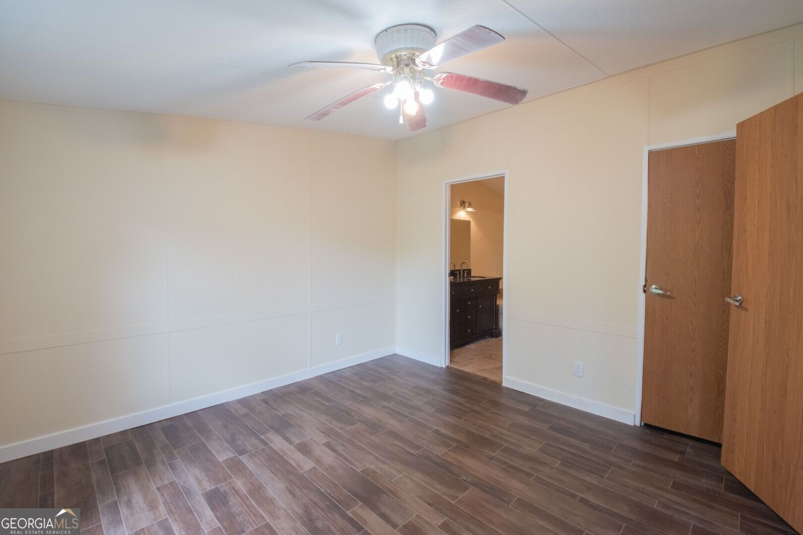 438 Pinehurst Drive Property Photo 20
