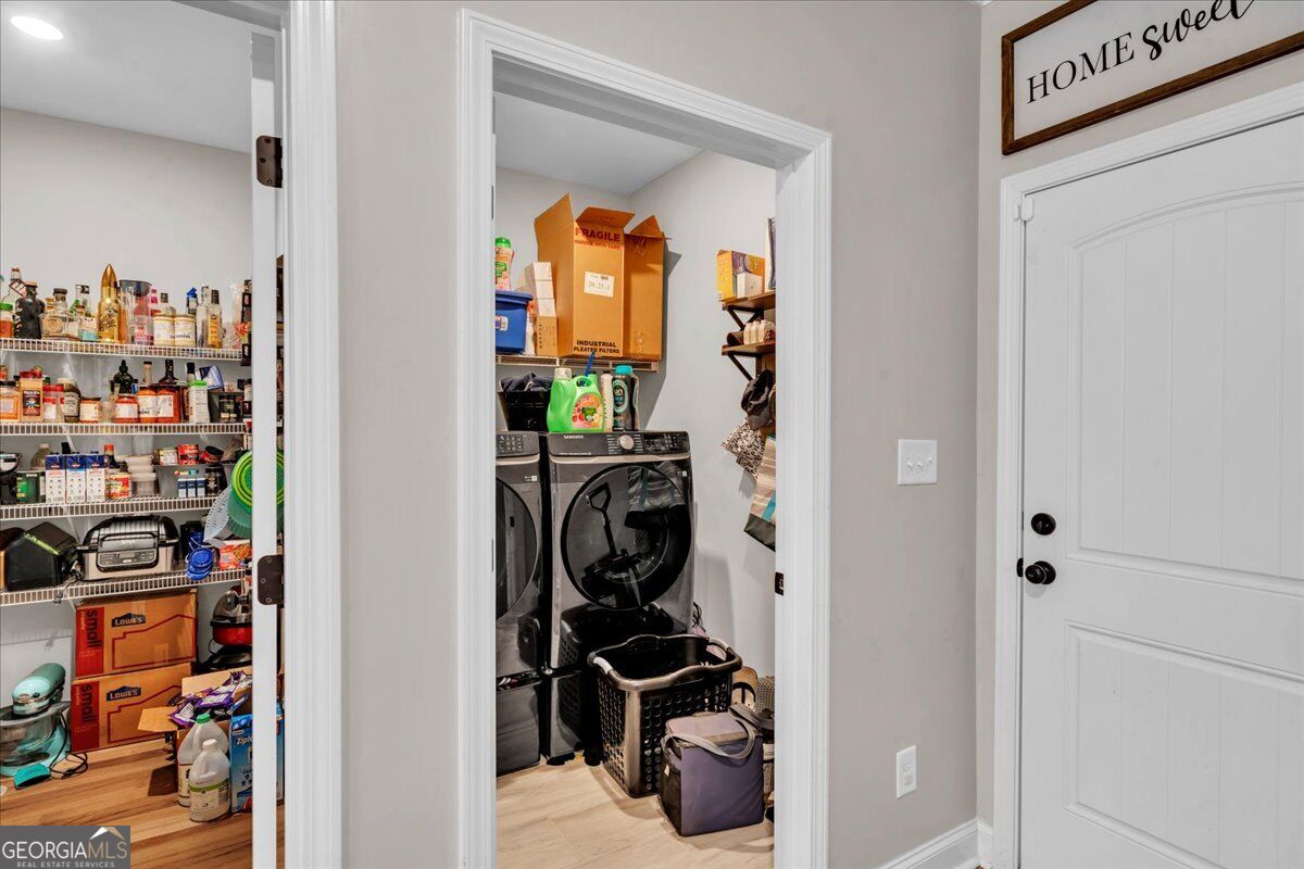 105 Rolling Meadow Way Property Photo 12