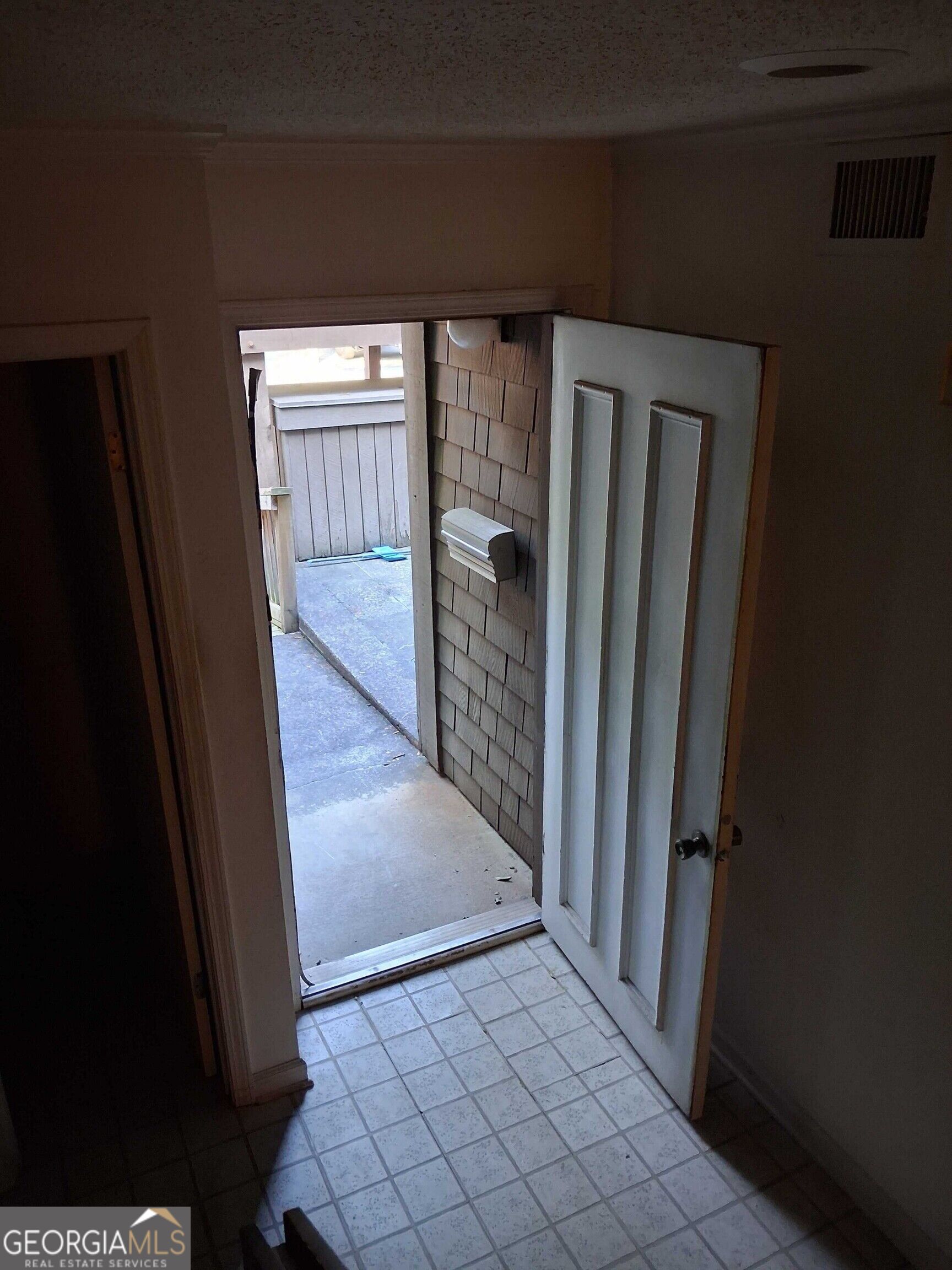 111 Willowick Drive Property Photo 4