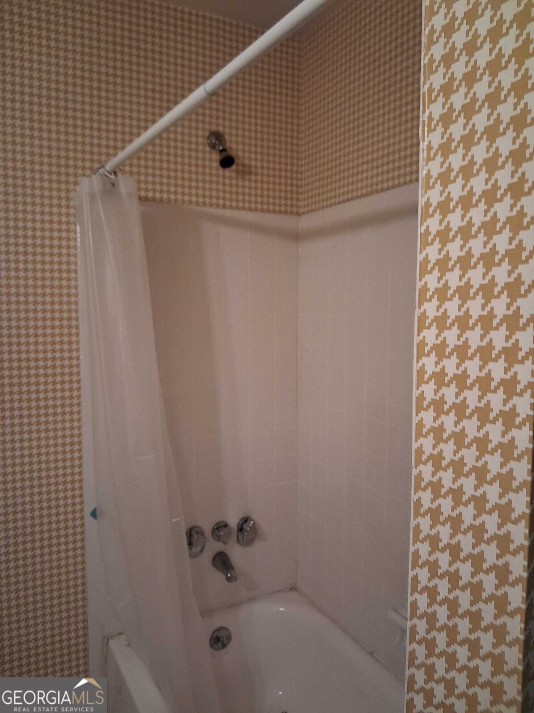 111 Willowick Drive Property Photo 12