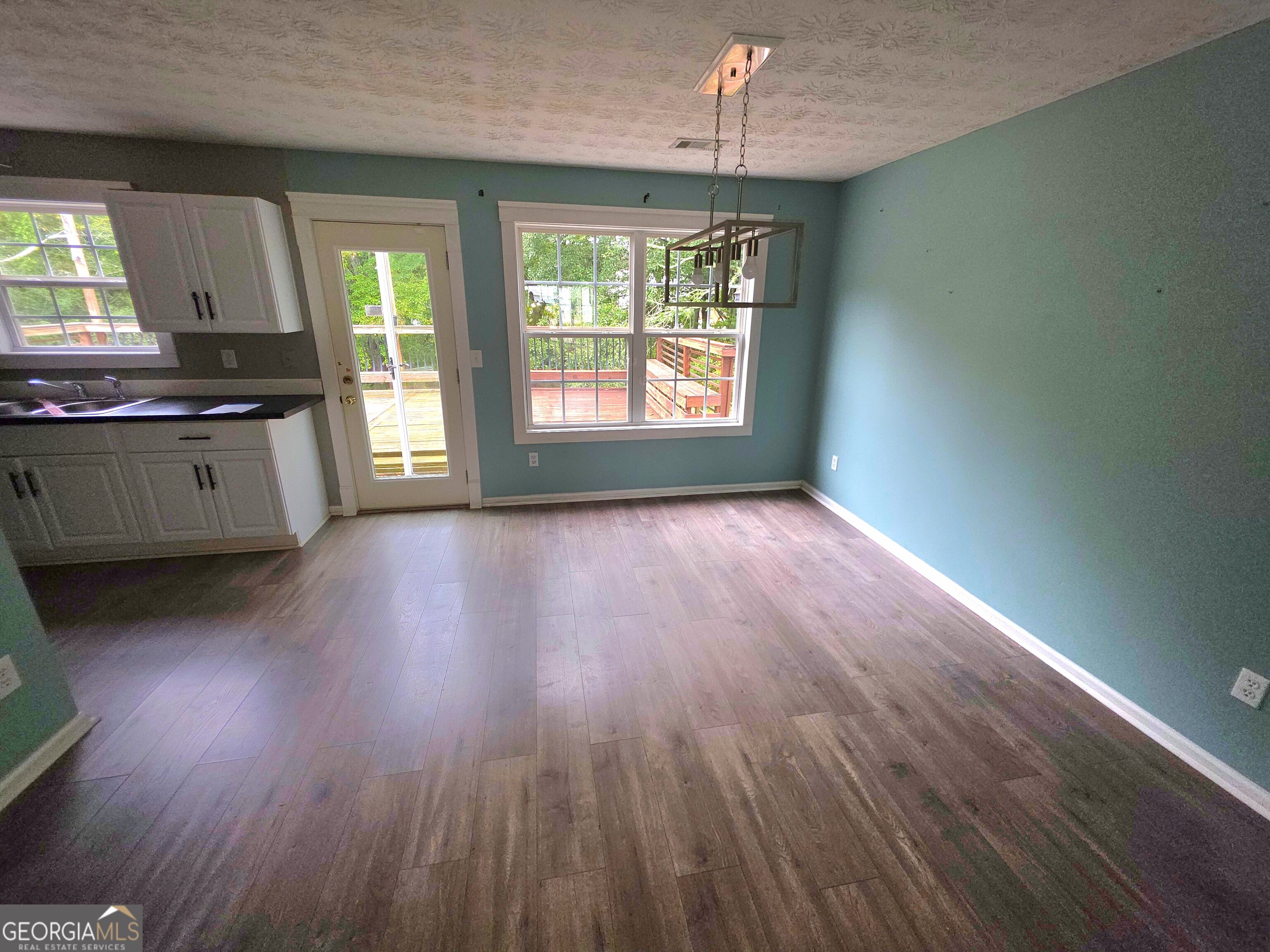 421 Shenandoah Court Property Photo 5