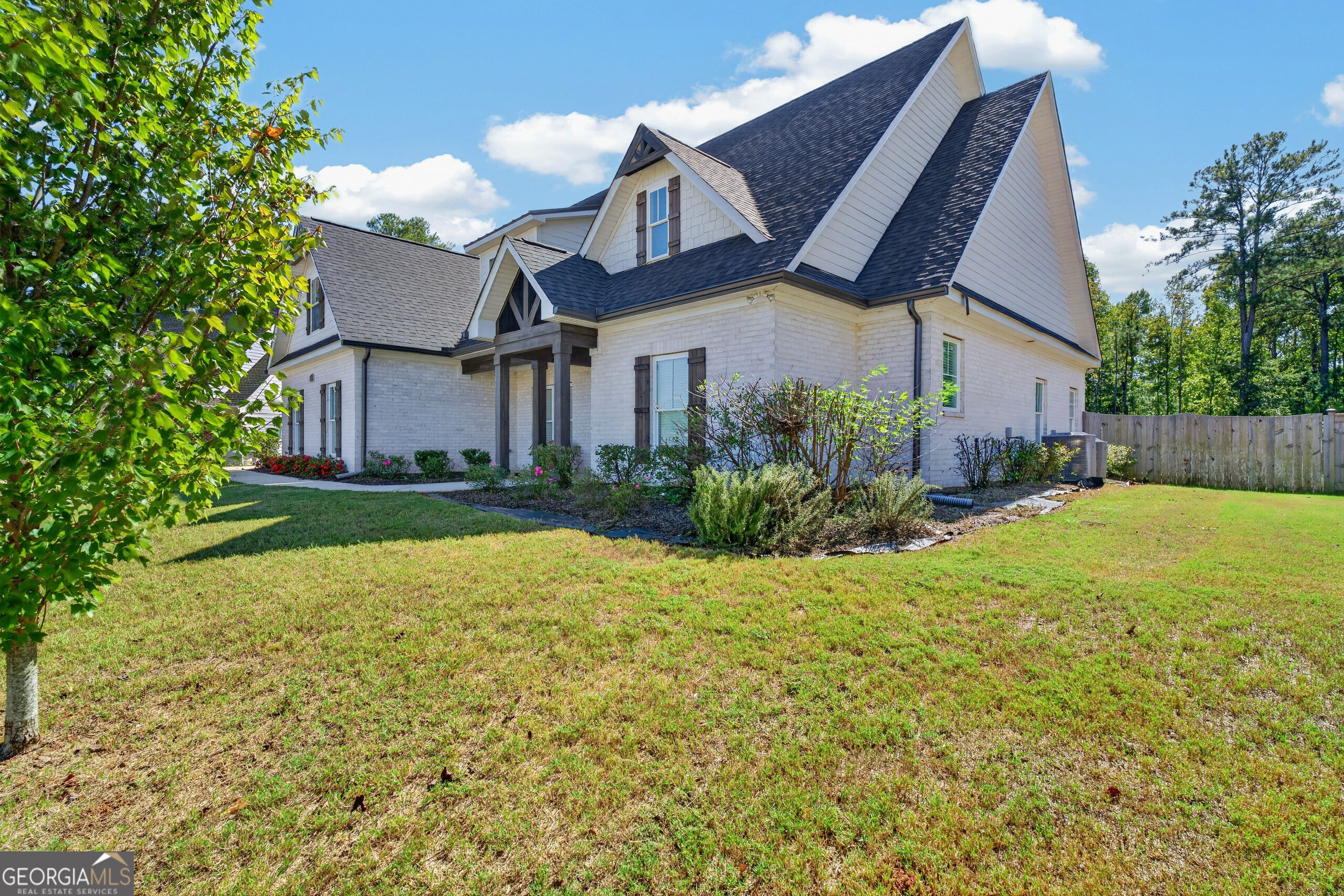 109 Camden Trace Property Photo 3