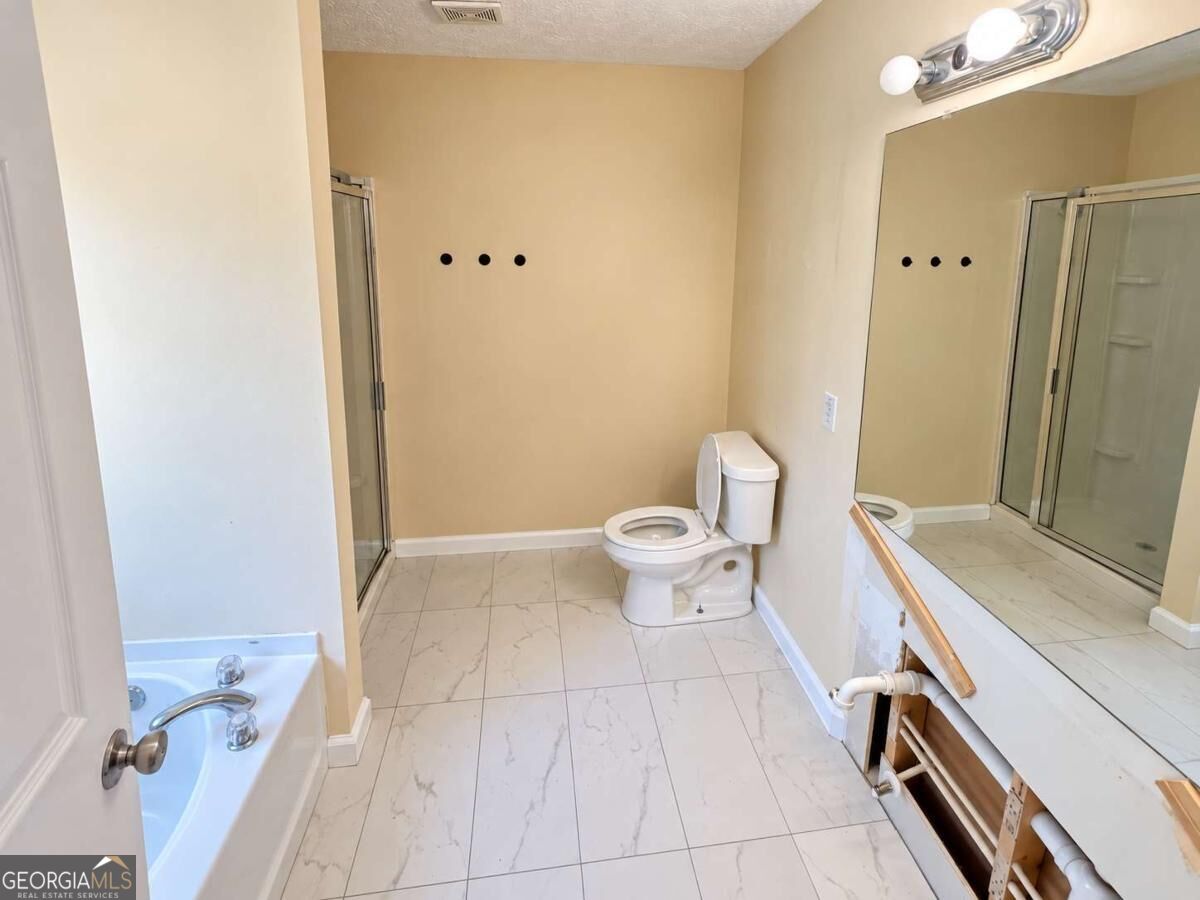 2000 Briar Creek Court Ne Property Photo 23