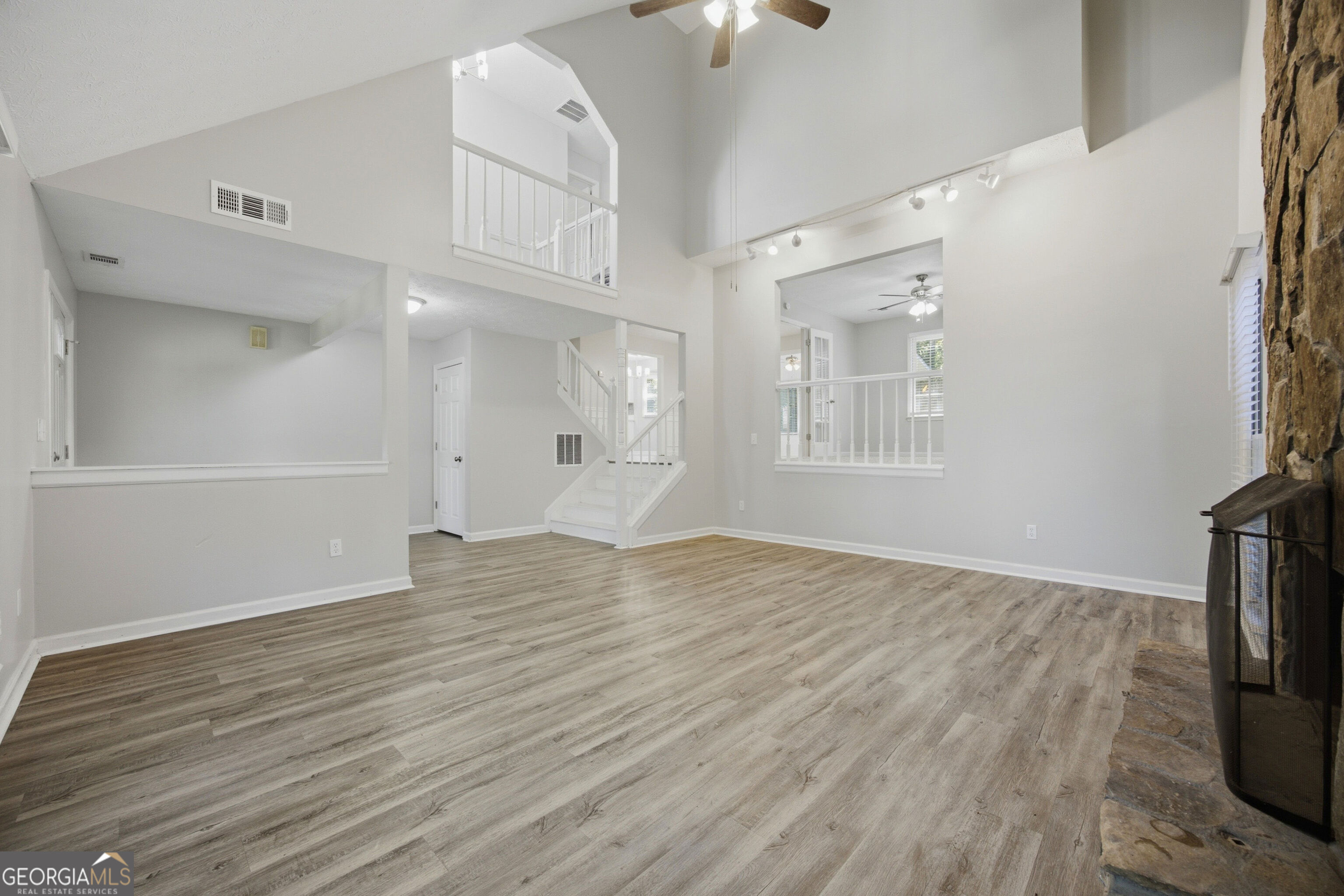 1055 Wellers Court Property Photo 3