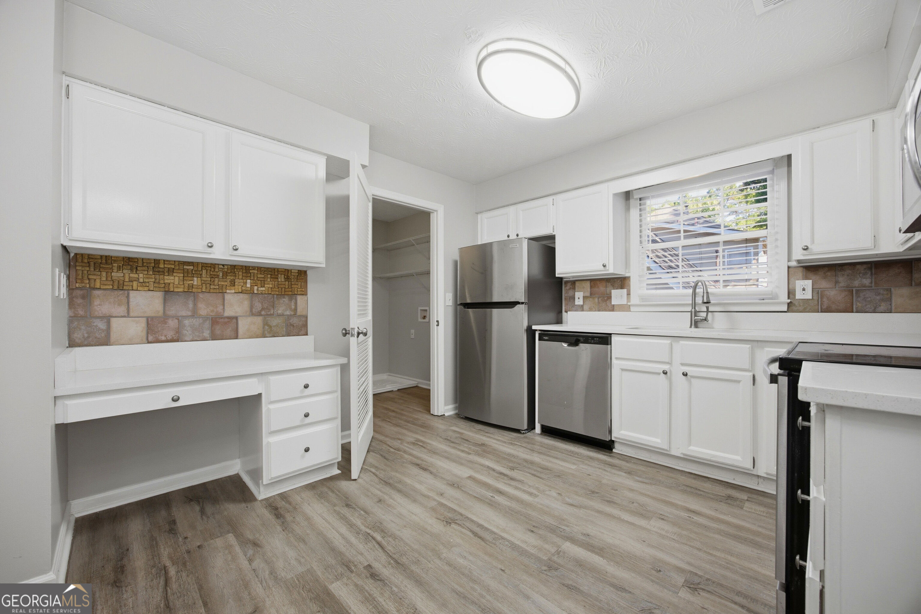 1055 Wellers Court Property Photo 8