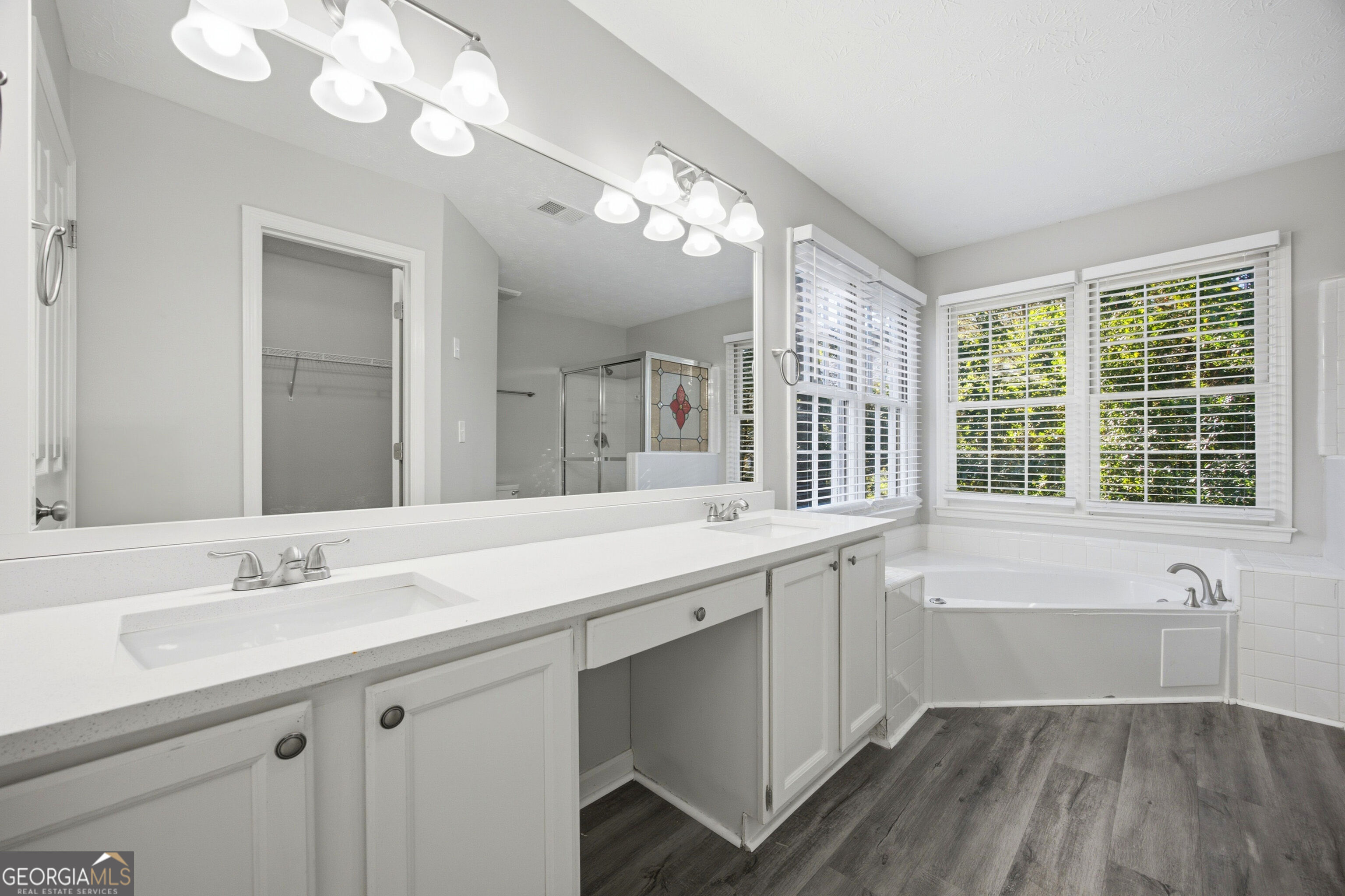 1055 Wellers Court Property Photo 11