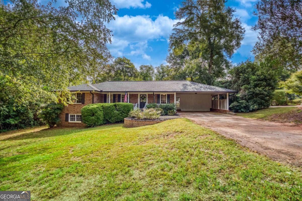 340 Pine Street Property Photo 5