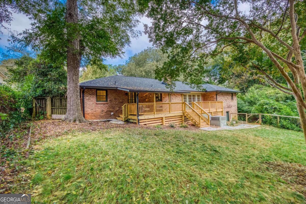 340 Pine Street Property Photo 8
