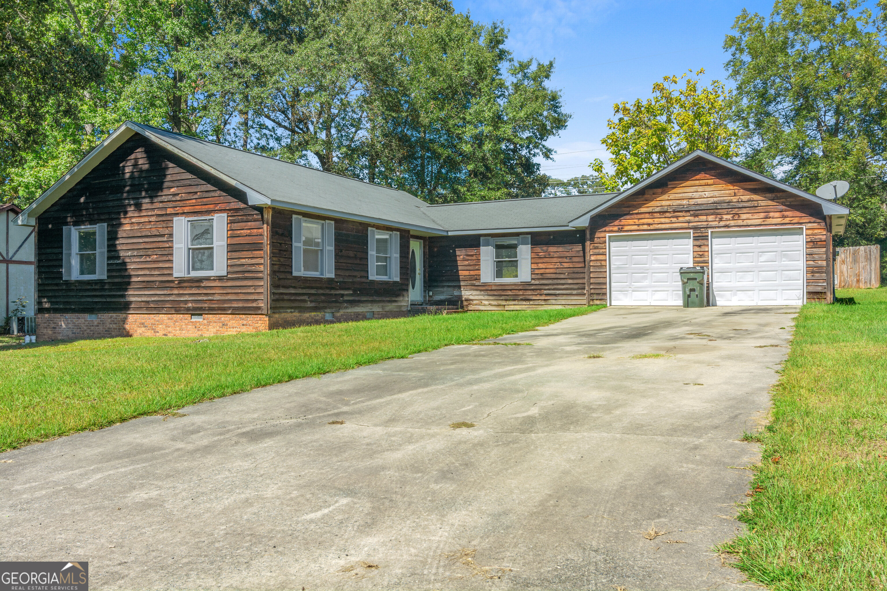 110 Springwood Drive Property Photo 1