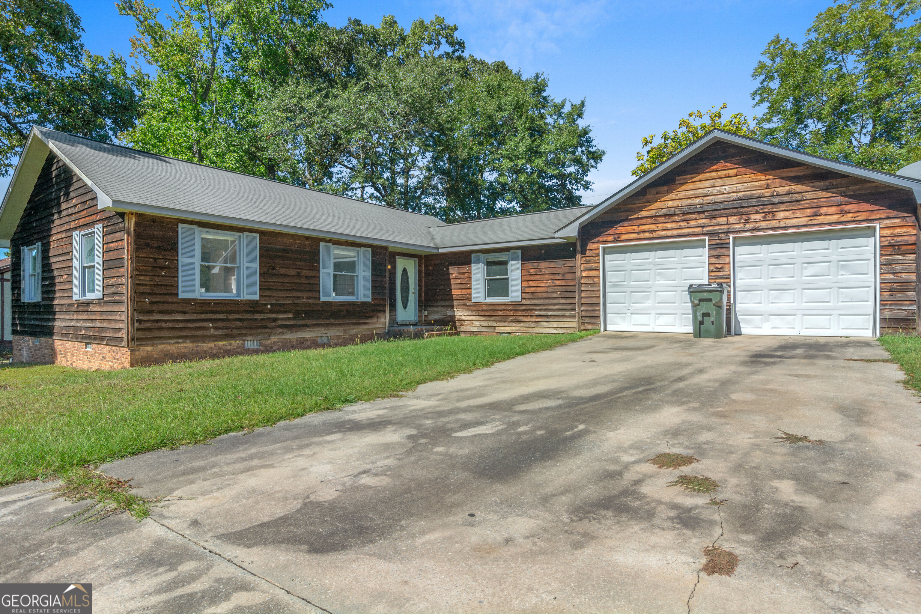 110 Springwood Drive Property Photo 3