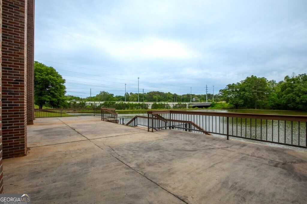3500 Riverside Drive Property Photo 5