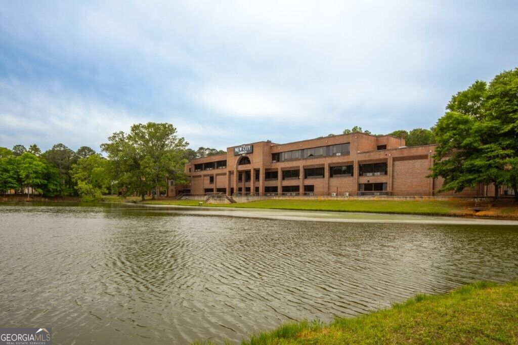 3500 Riverside Drive Property Photo 6