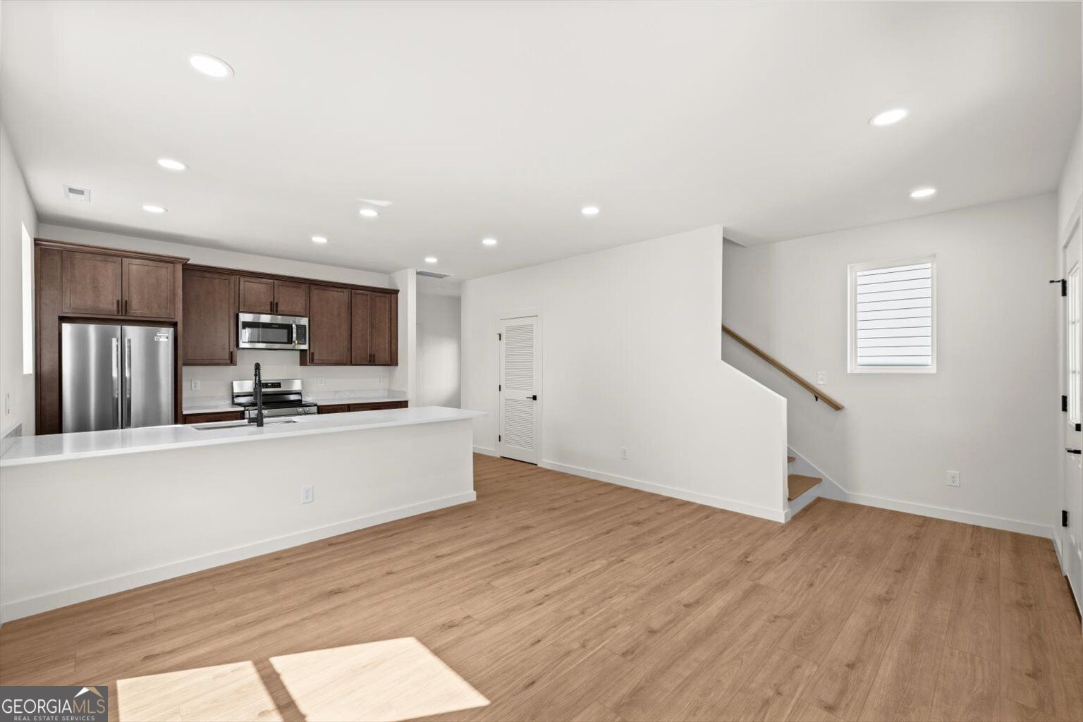 906 S Hamilton Street Property Photo 6