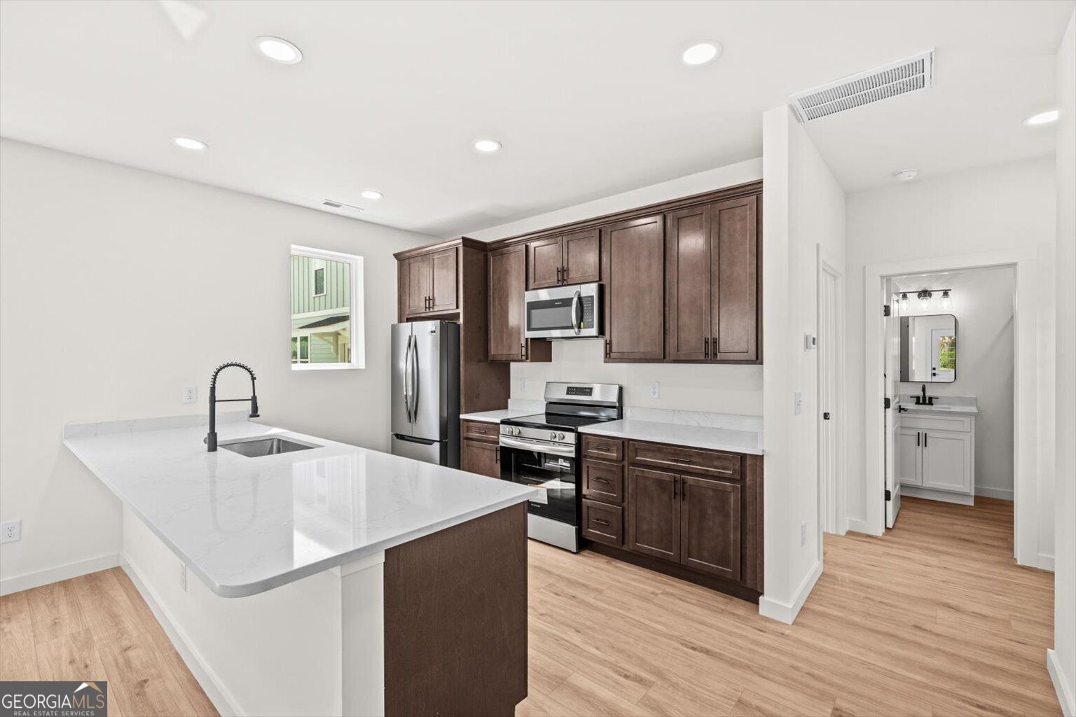 906 S Hamilton Street Property Photo 11