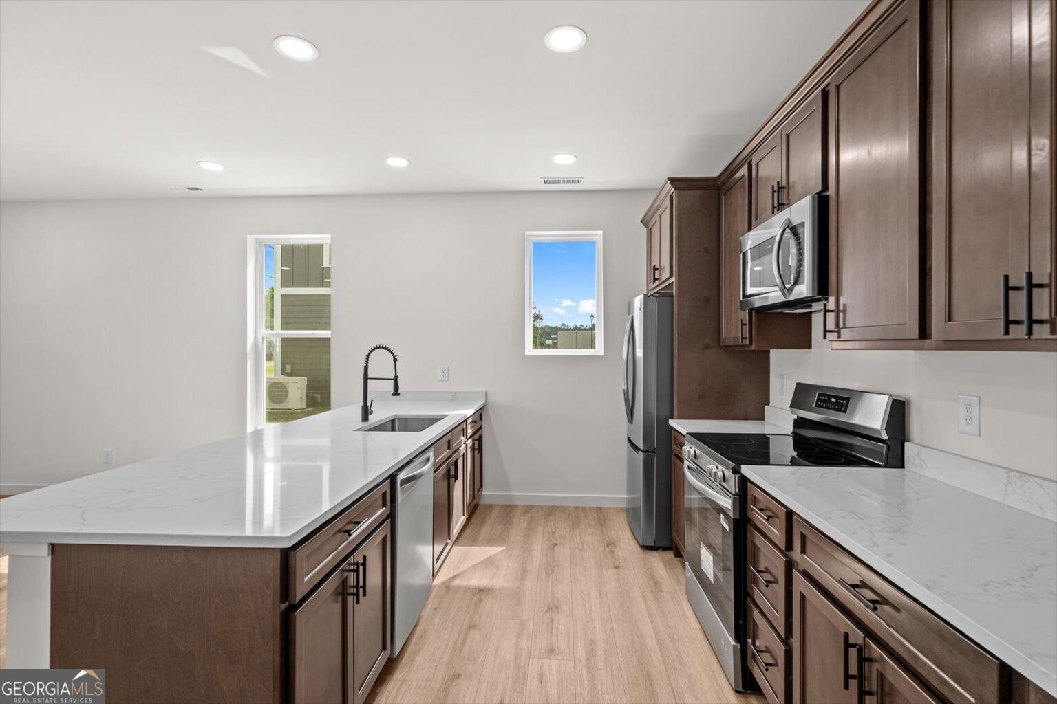 906 S Hamilton Street Property Photo 13