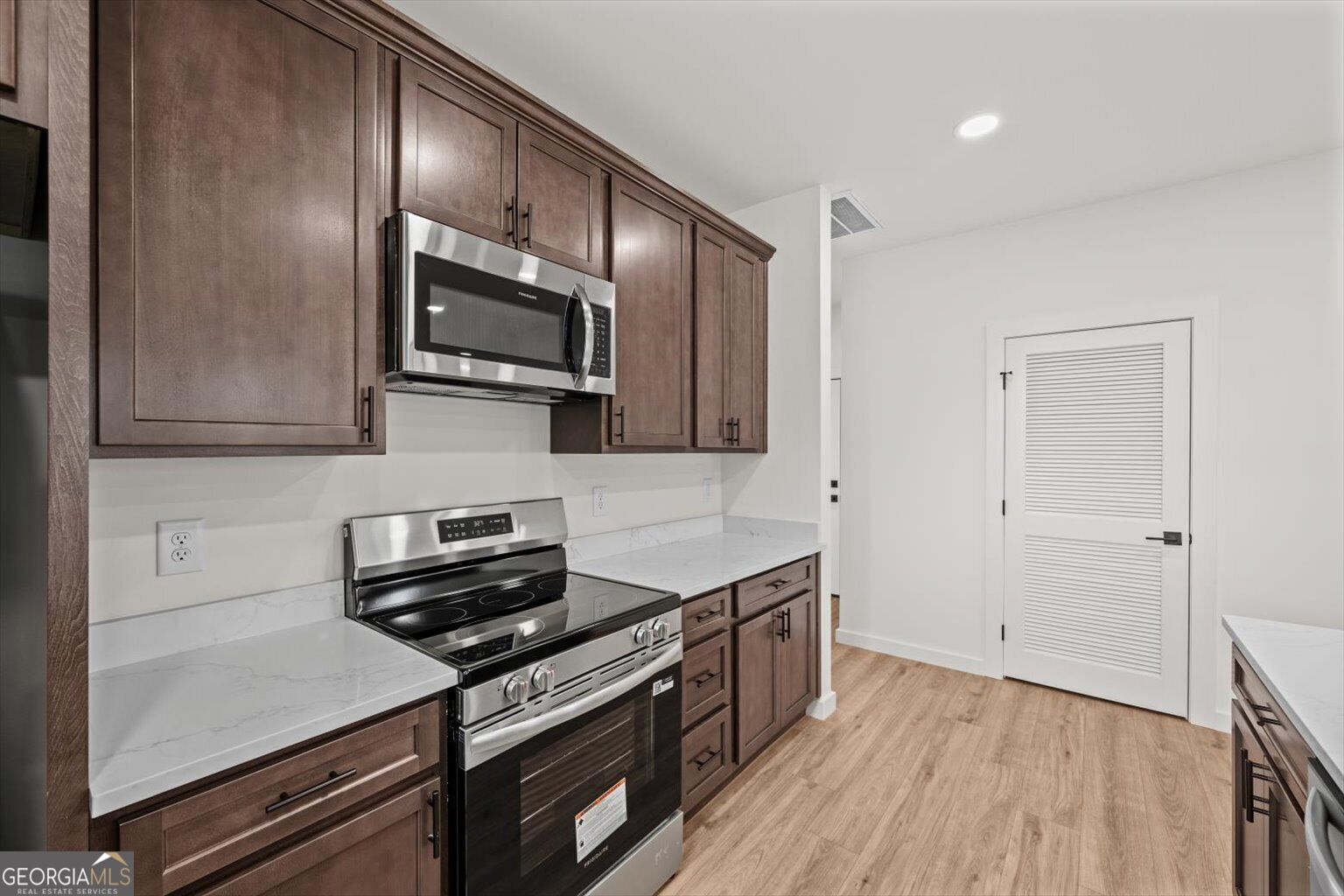 906 S Hamilton Street Property Photo 15