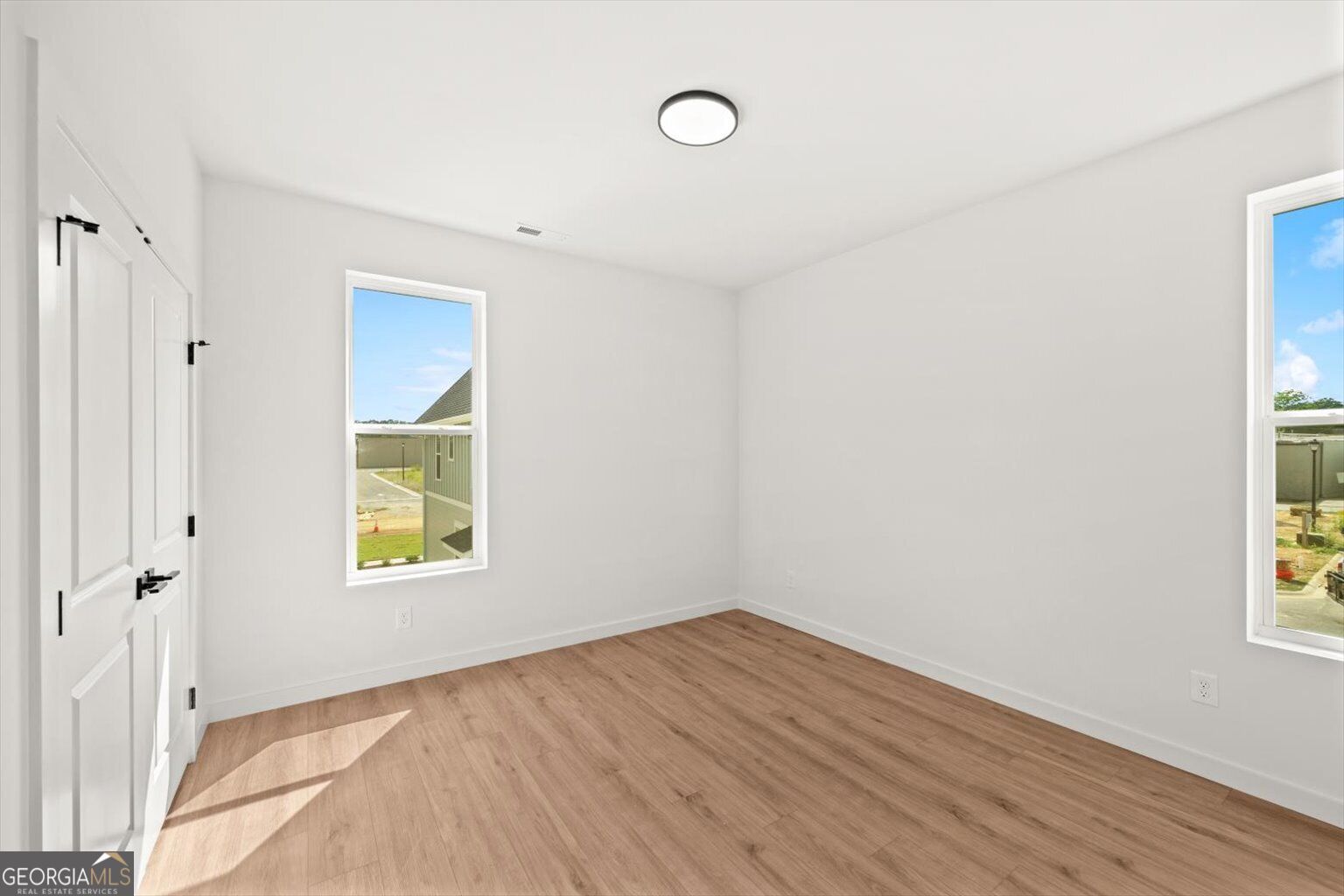 906 S Hamilton Street Property Photo 24