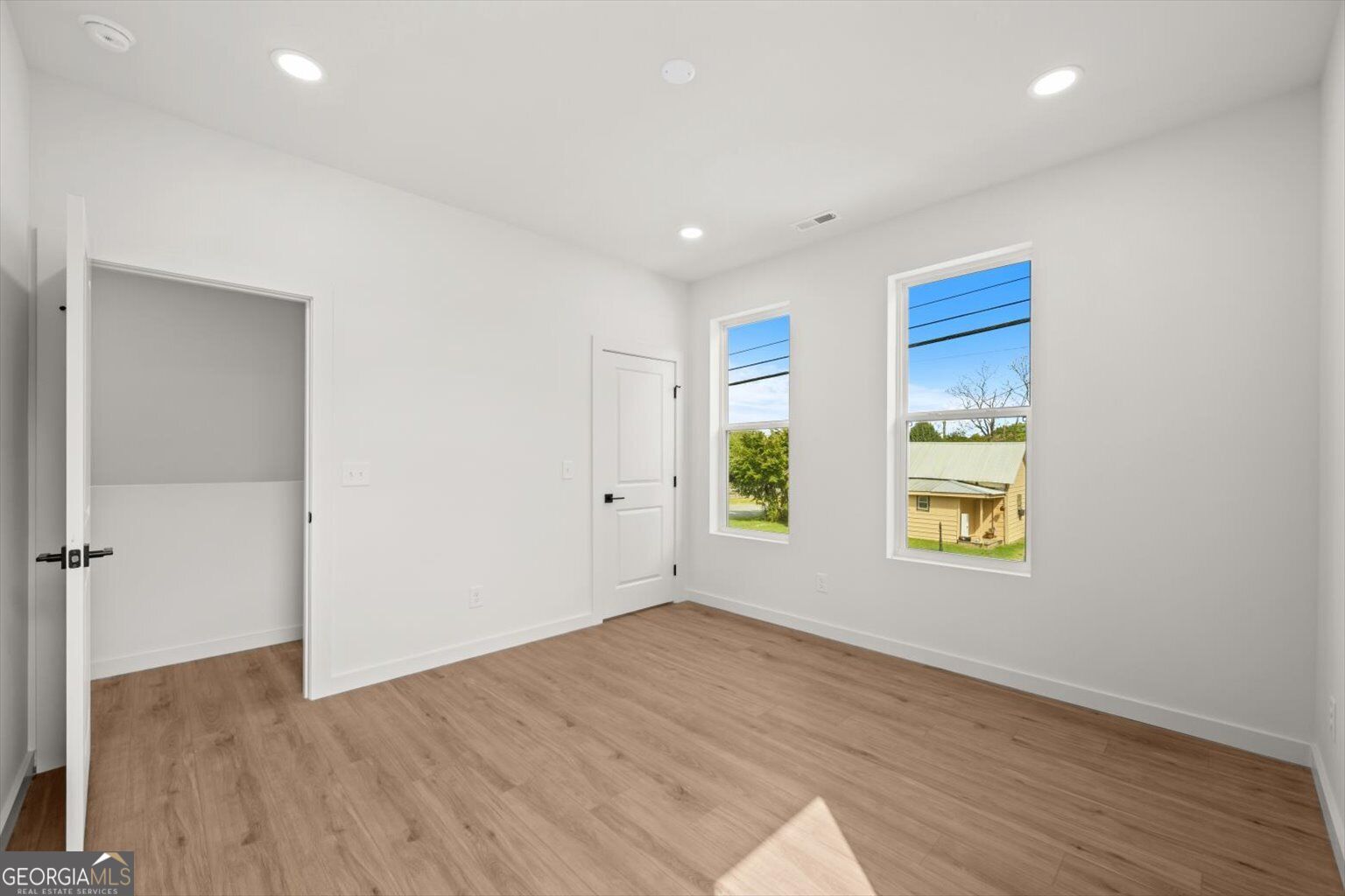 906 S Hamilton Street Property Photo 30
