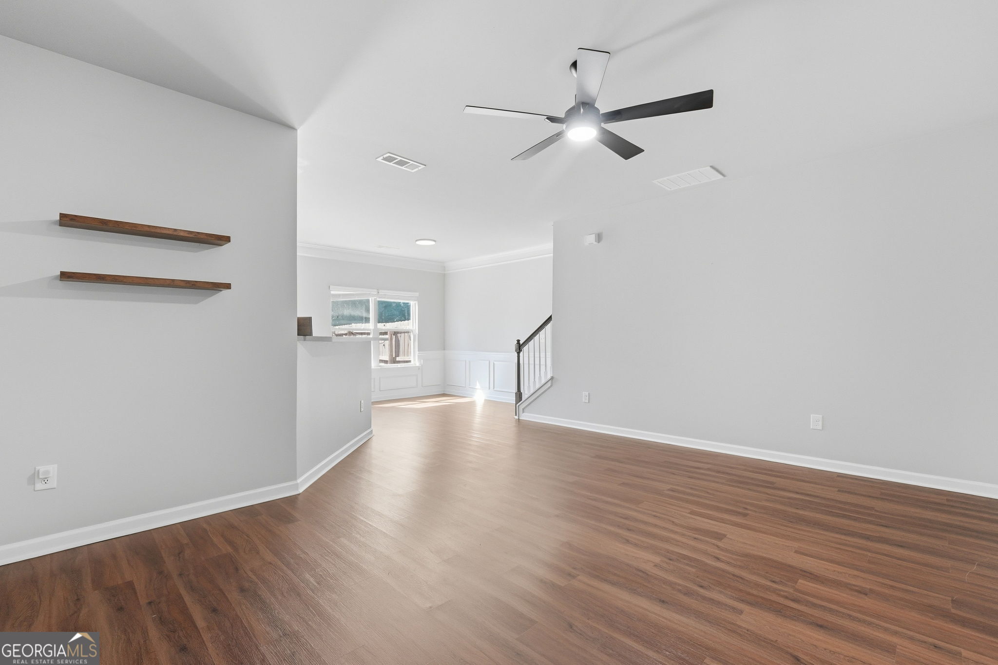643 Oakside Place Property Photo 3