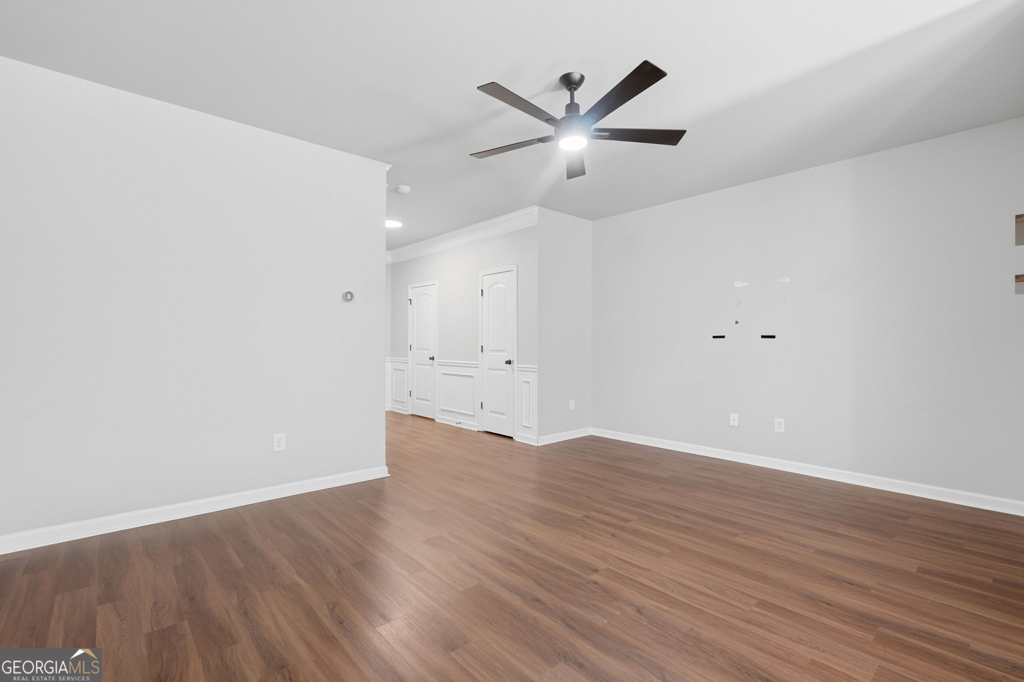 643 Oakside Place Property Photo 5