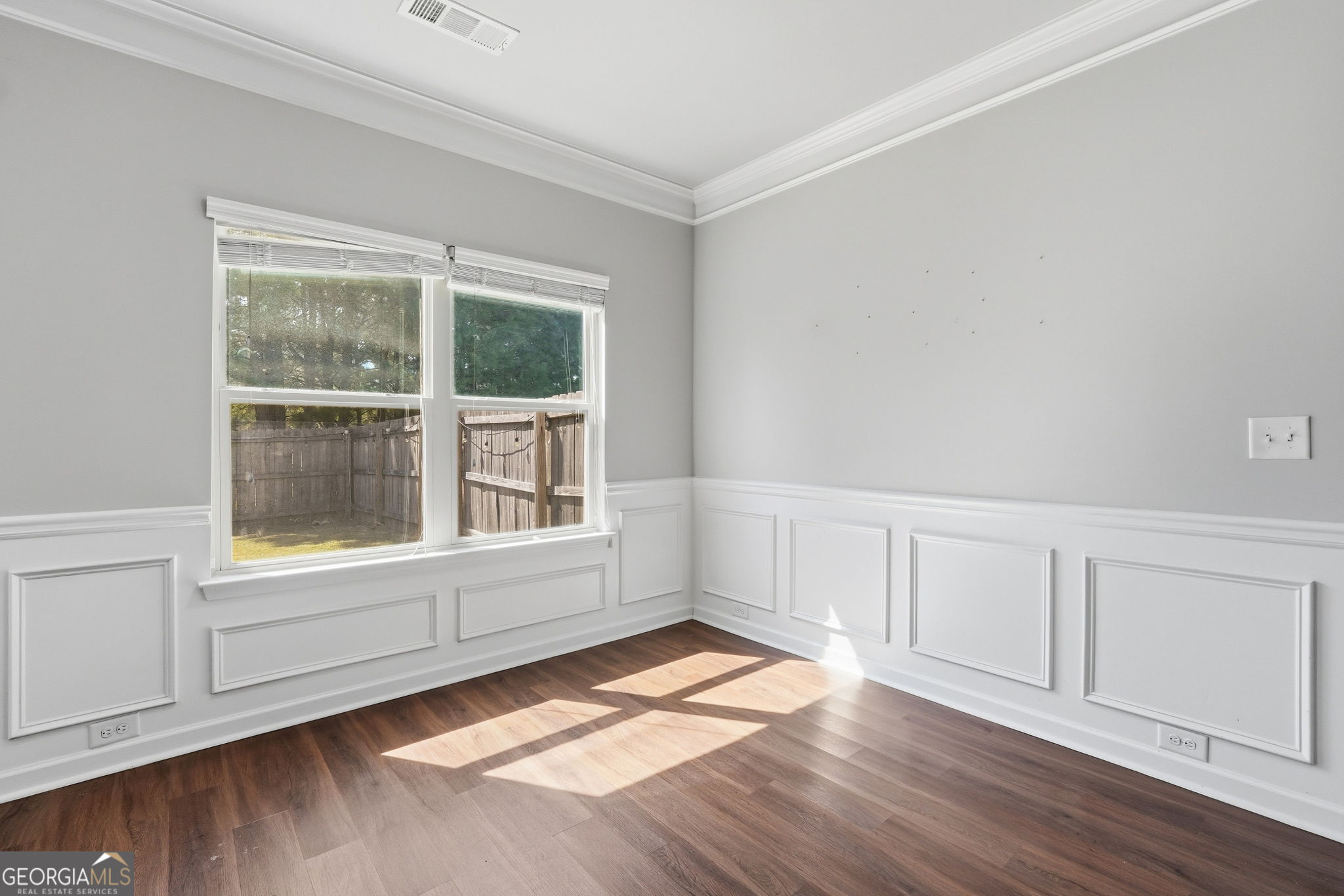 643 Oakside Place Property Photo 8