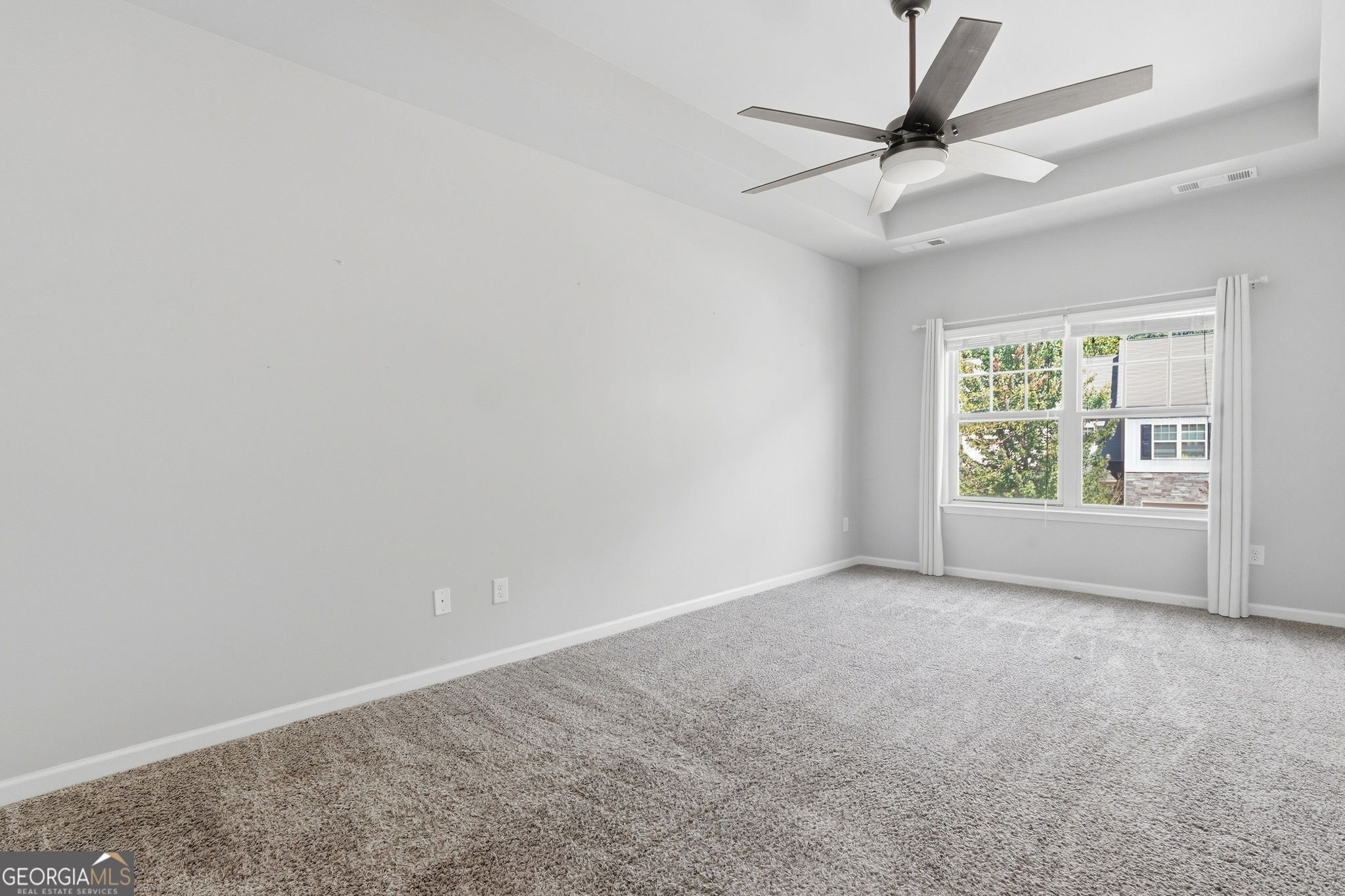 643 Oakside Place Property Photo 10