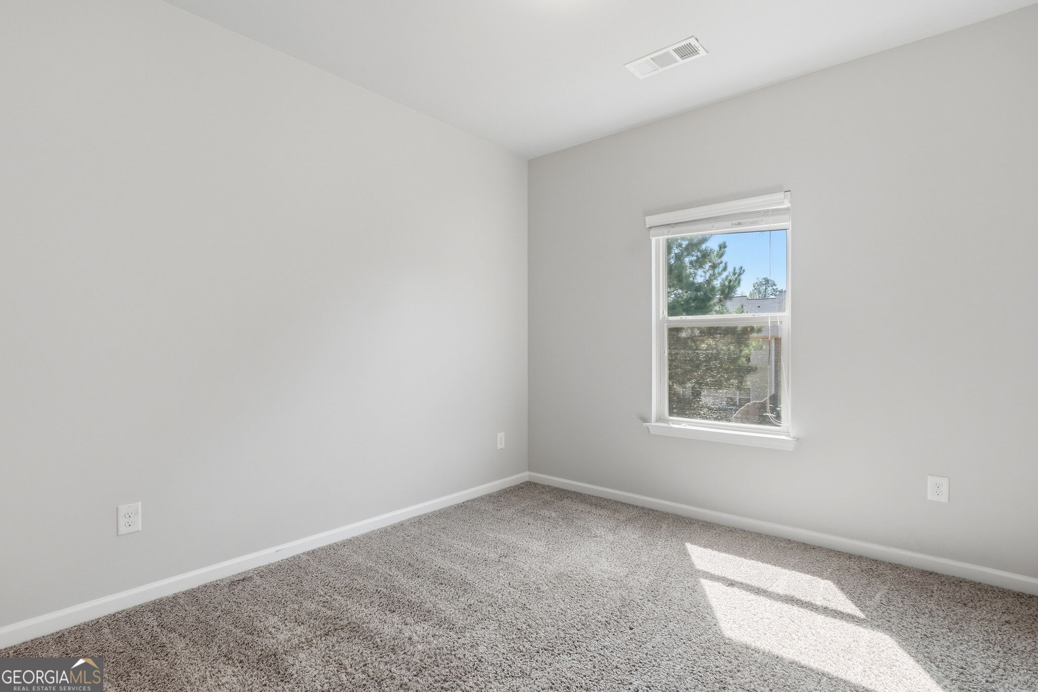 643 Oakside Place Property Photo 13