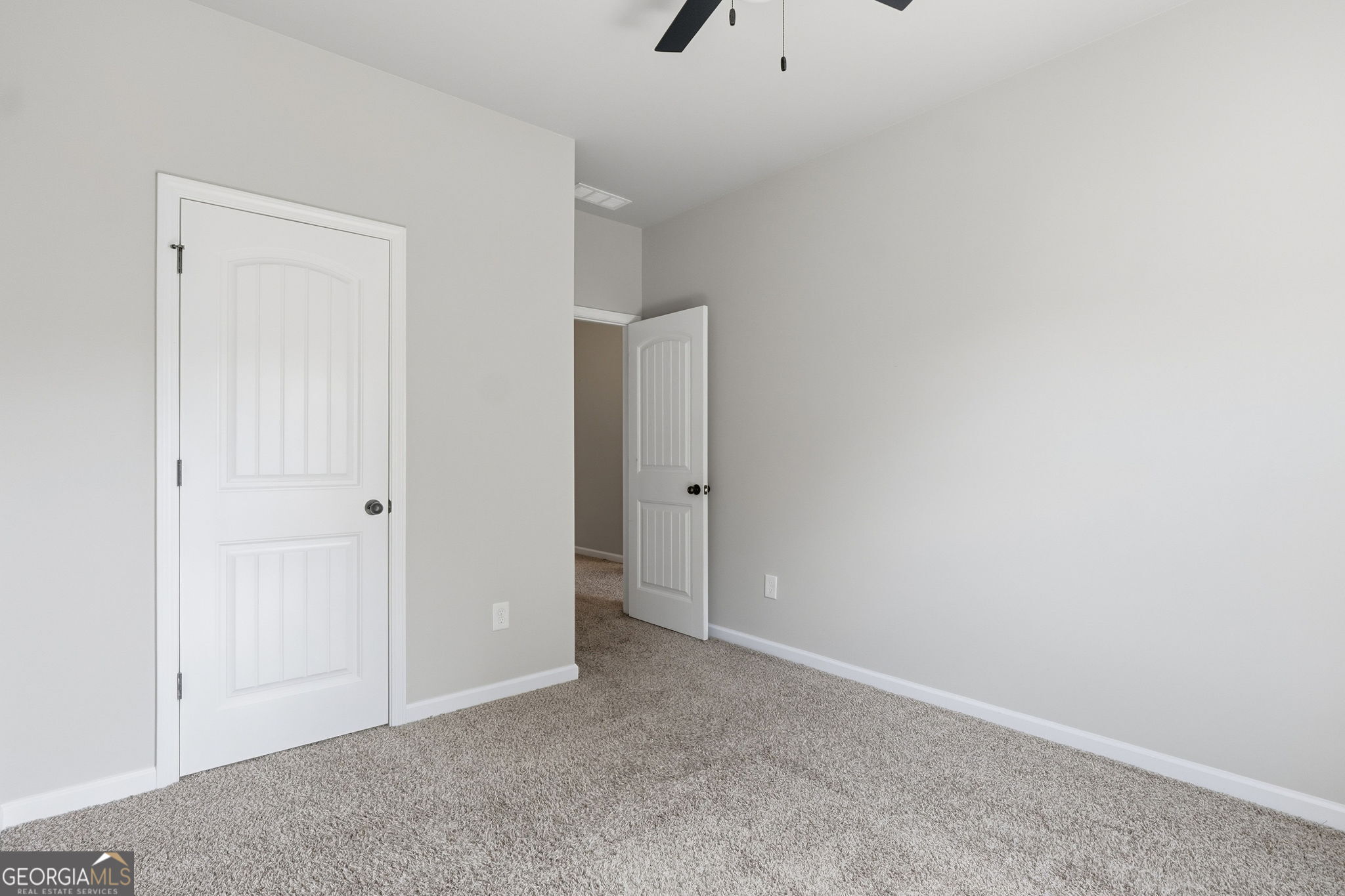 643 Oakside Place Property Photo 14