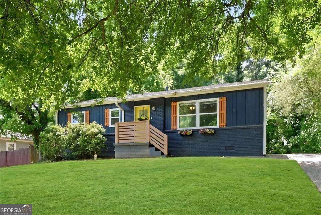 923 Redford Drive Se Property Photo 2