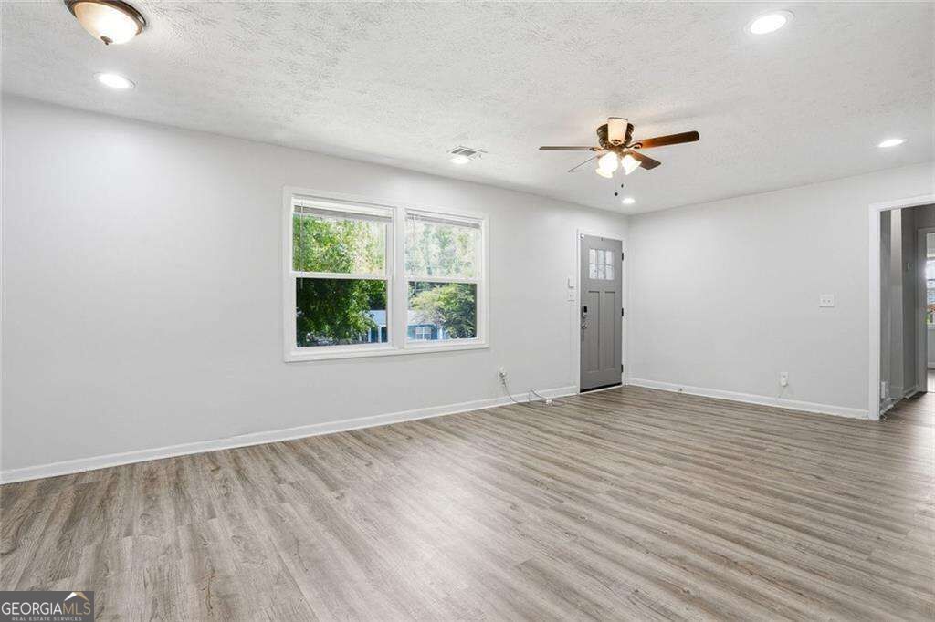 923 Redford Drive Se Property Photo 6