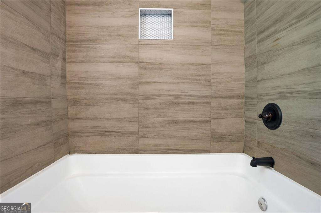 923 Redford Drive Se Property Photo 13