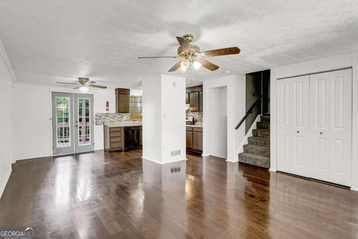 5393 Kristian Court Property Photo 3