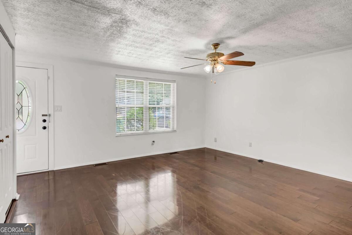 5393 Kristian Court Property Photo 4