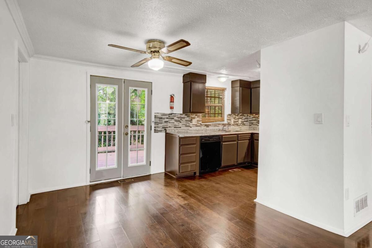 5393 Kristian Court Property Photo 5