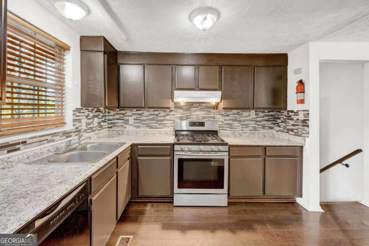 5393 Kristian Court Property Photo 7