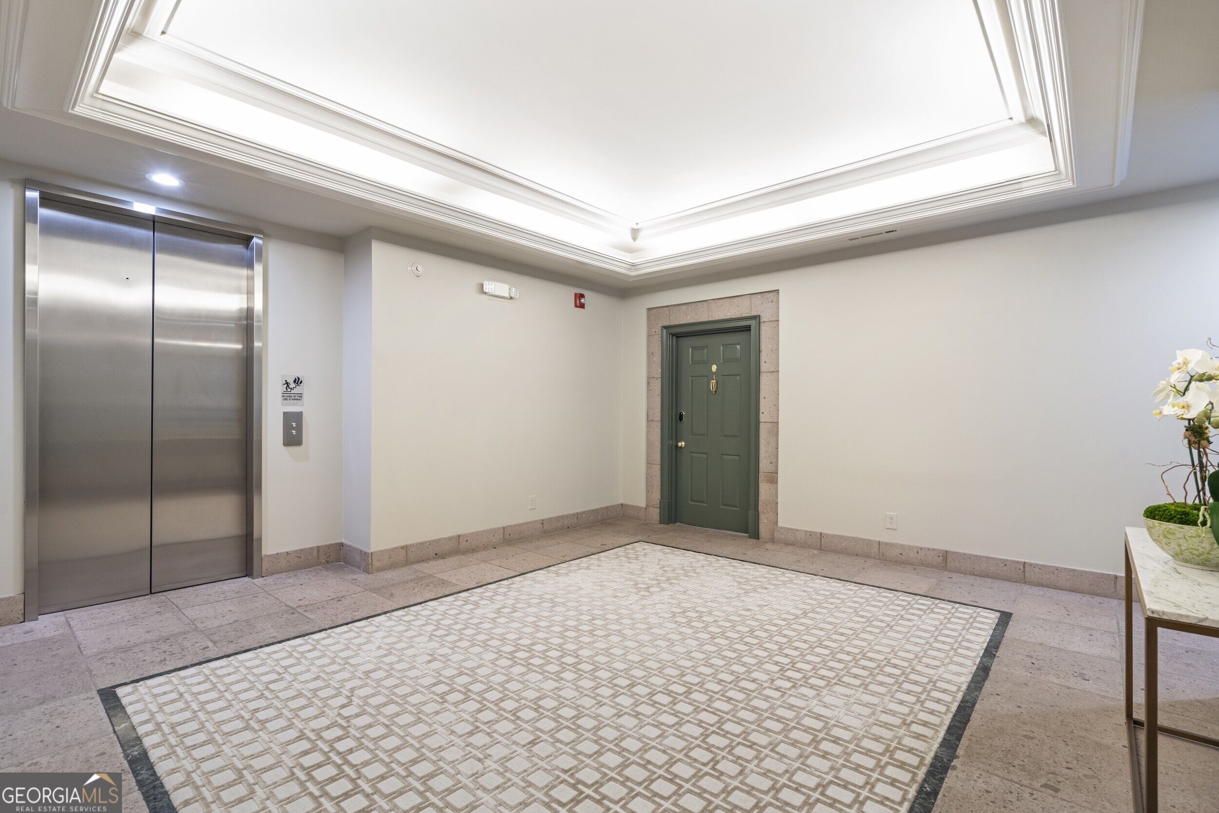 2960 S Pharr Court Nw # 3 Property Photo 3
