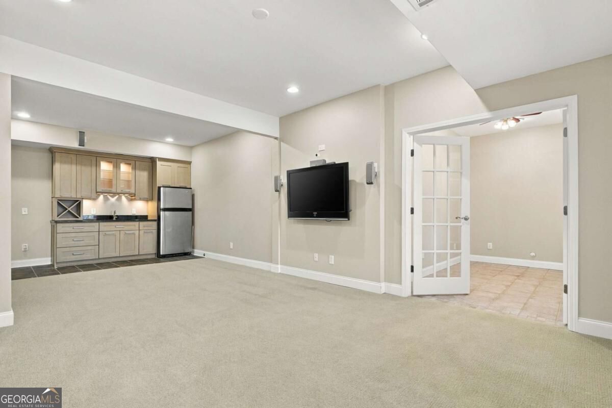 845 Valley Drive Property Photo 41