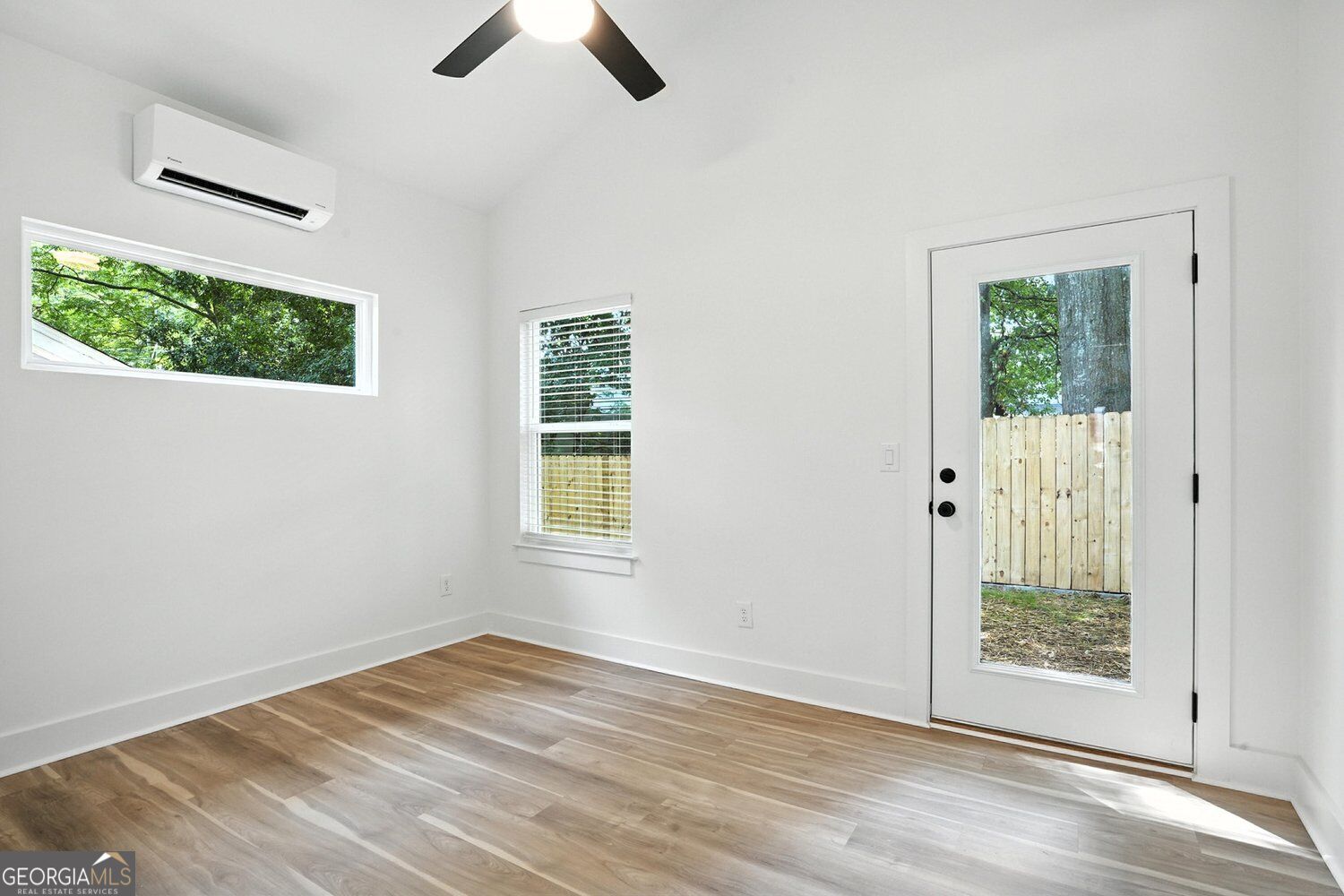 1597 Glenwood Avenue Se # B Property Photo 4