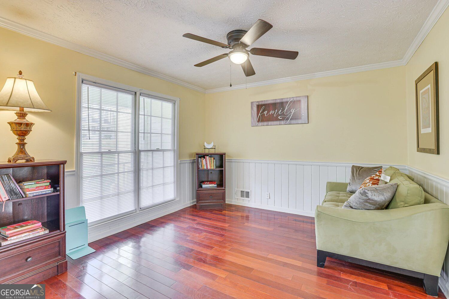 3075 Superior Drive Se Property Photo 2