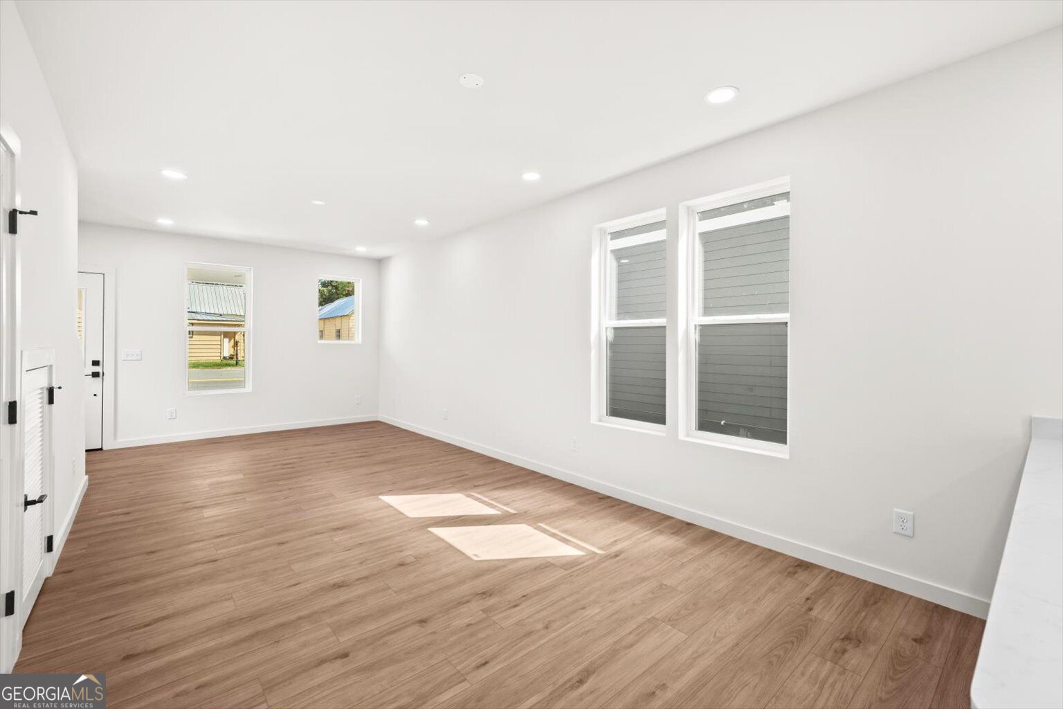904 S Hamilton Street Property Photo 11