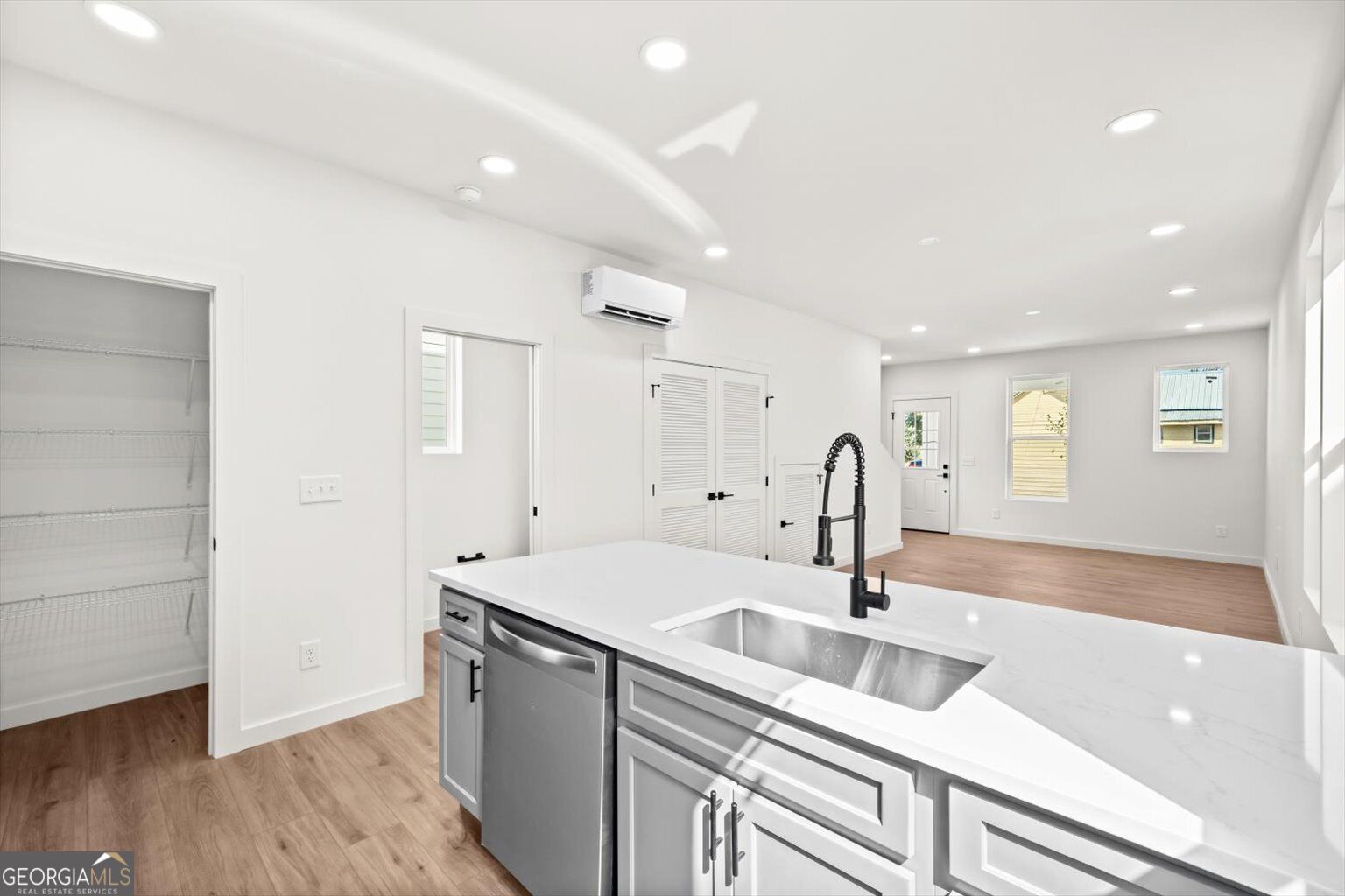 904 S Hamilton Street Property Photo 18