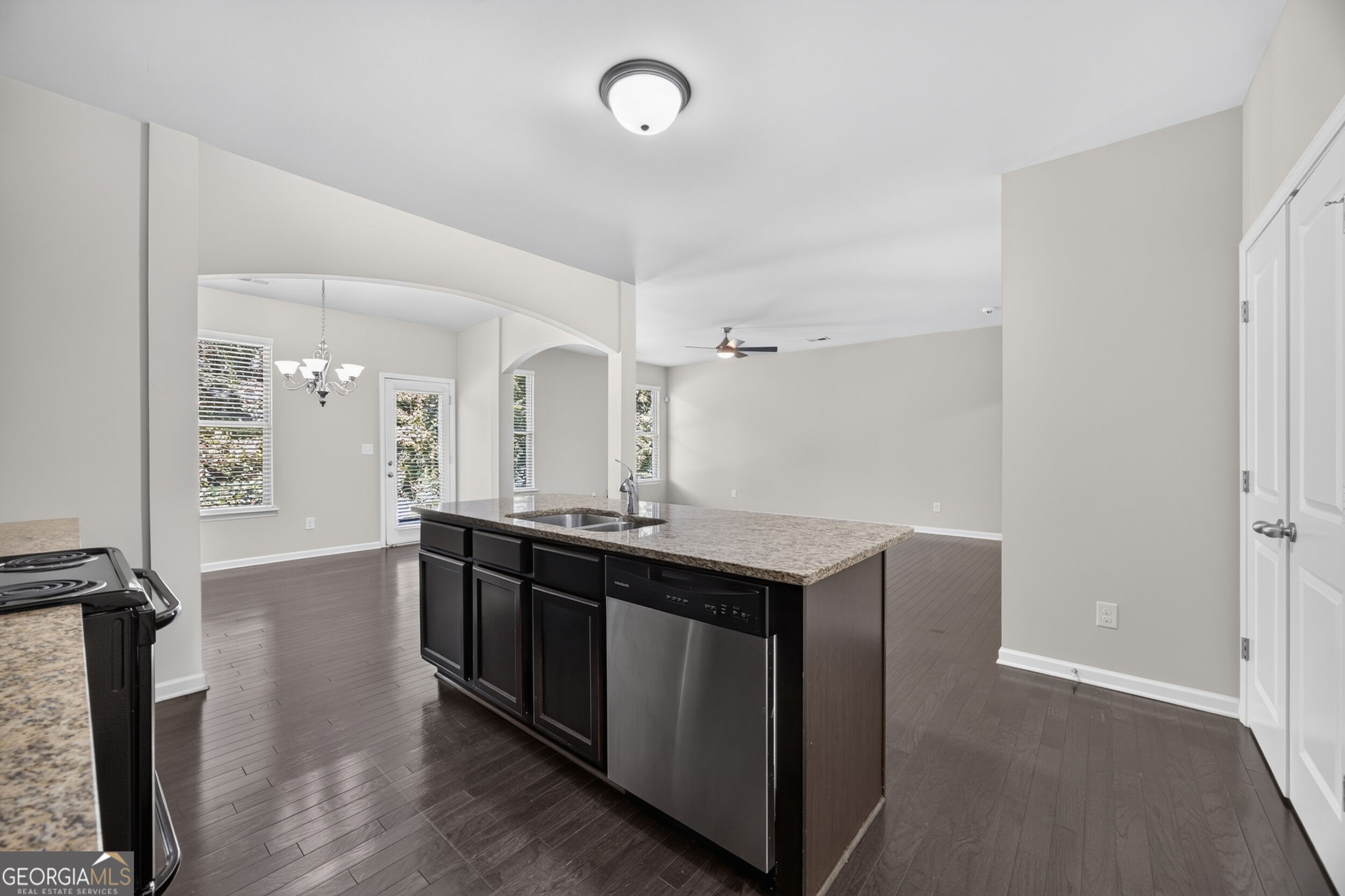 7113 Creeksong Drive Property Photo 11