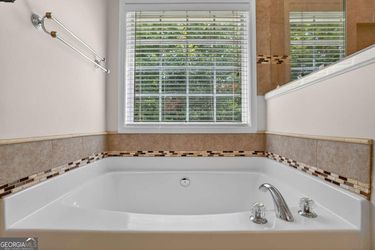 2270 Taylor Pointe Way Property Photo 24