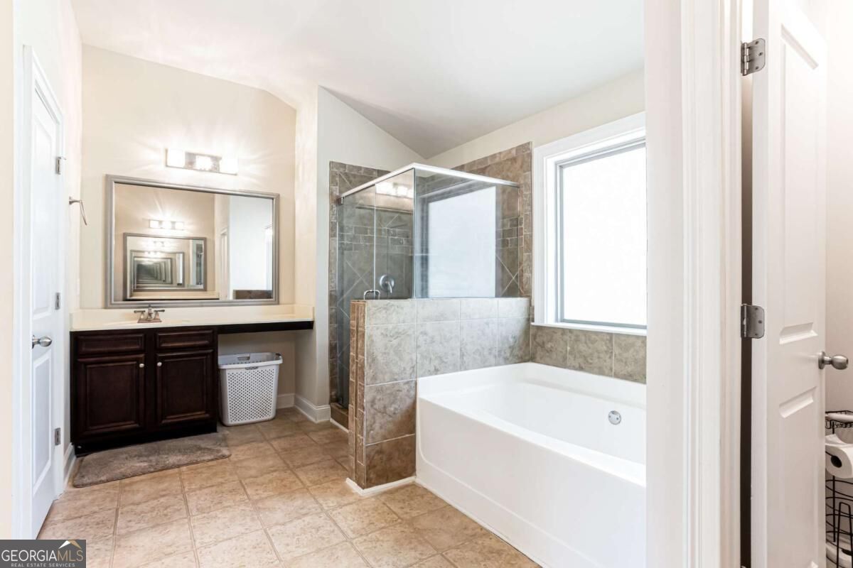 100 Regency Place Property Photo 7
