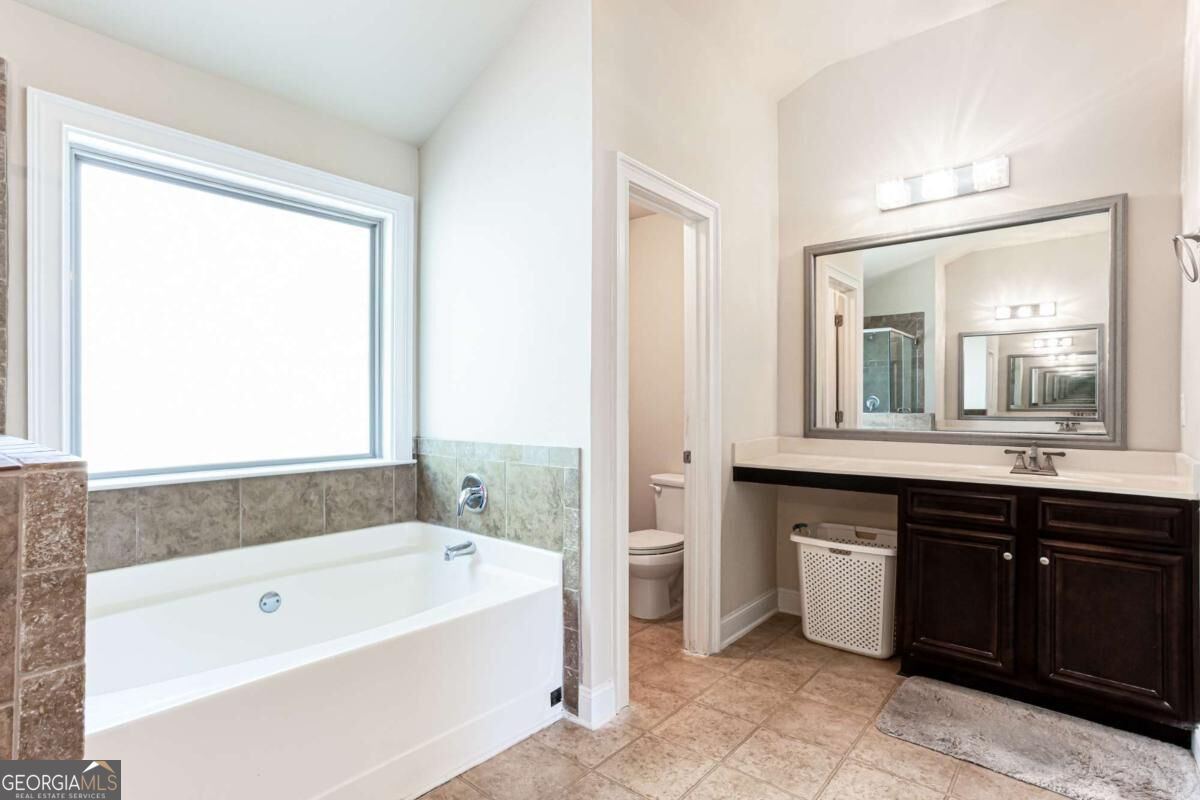100 Regency Place Property Photo 9