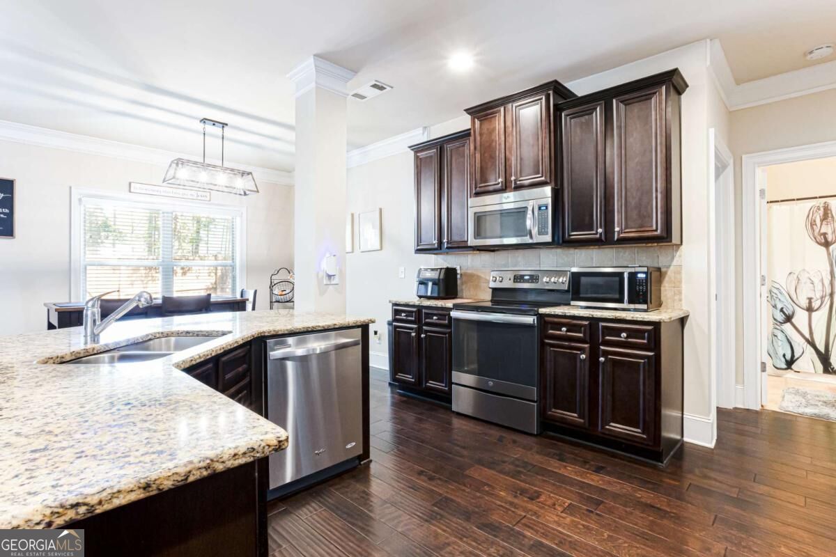 100 Regency Place Property Photo 16