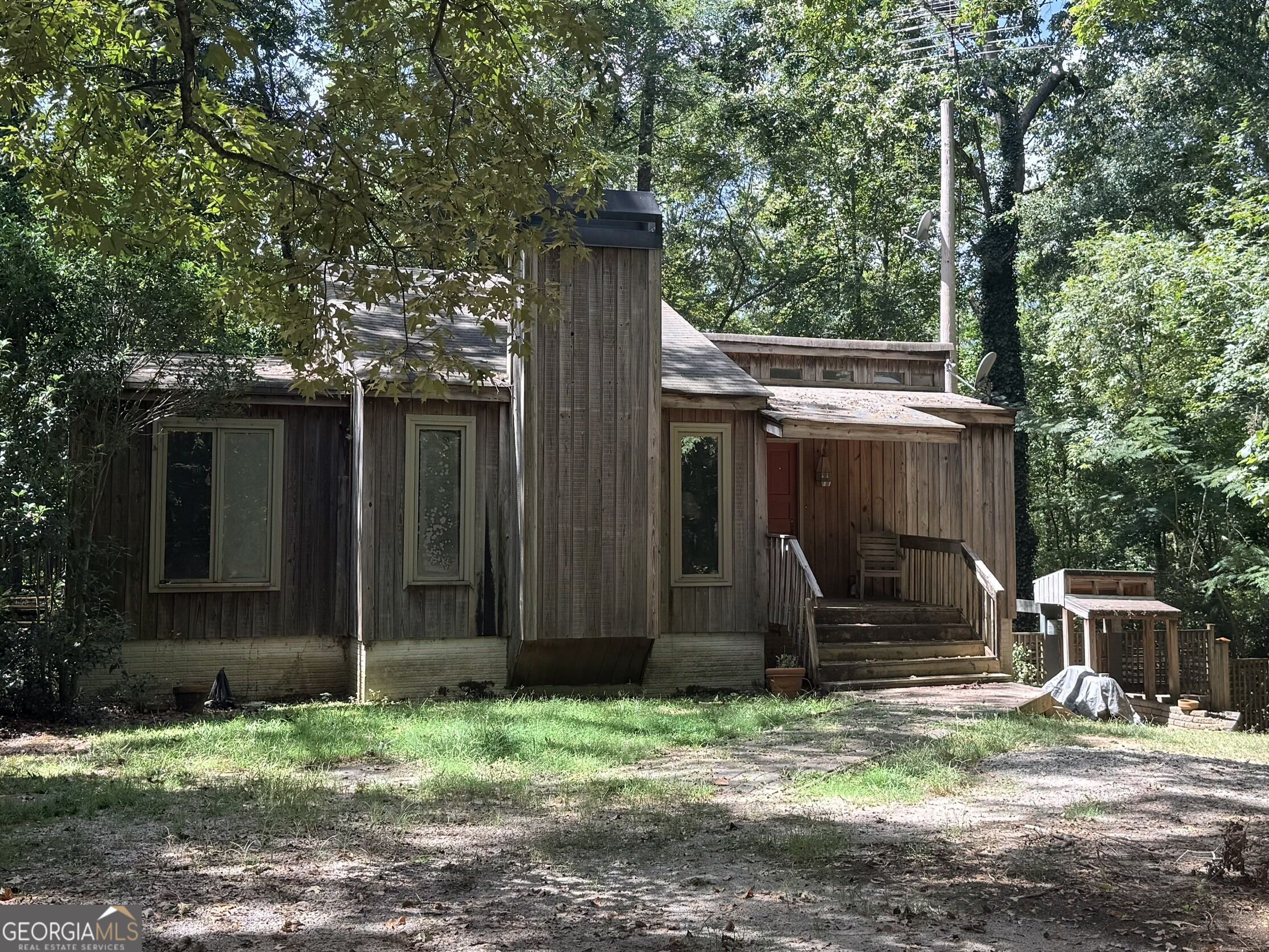 214 W Grantville Rd Property Photo 1