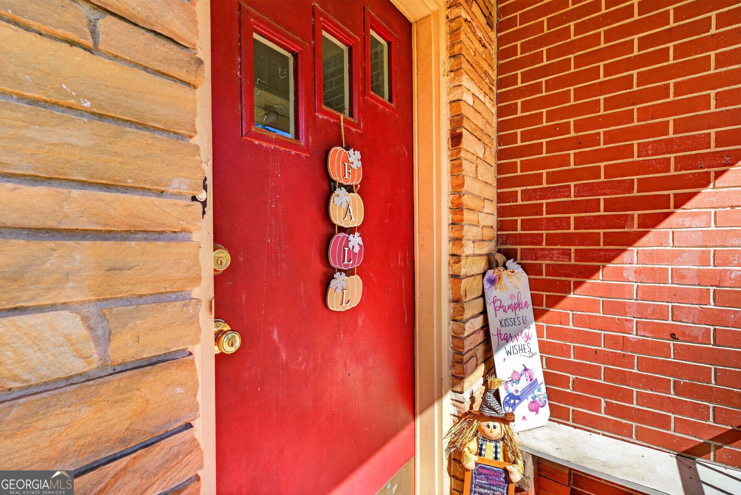 720 Forest Ridge Drive W Property Photo 5